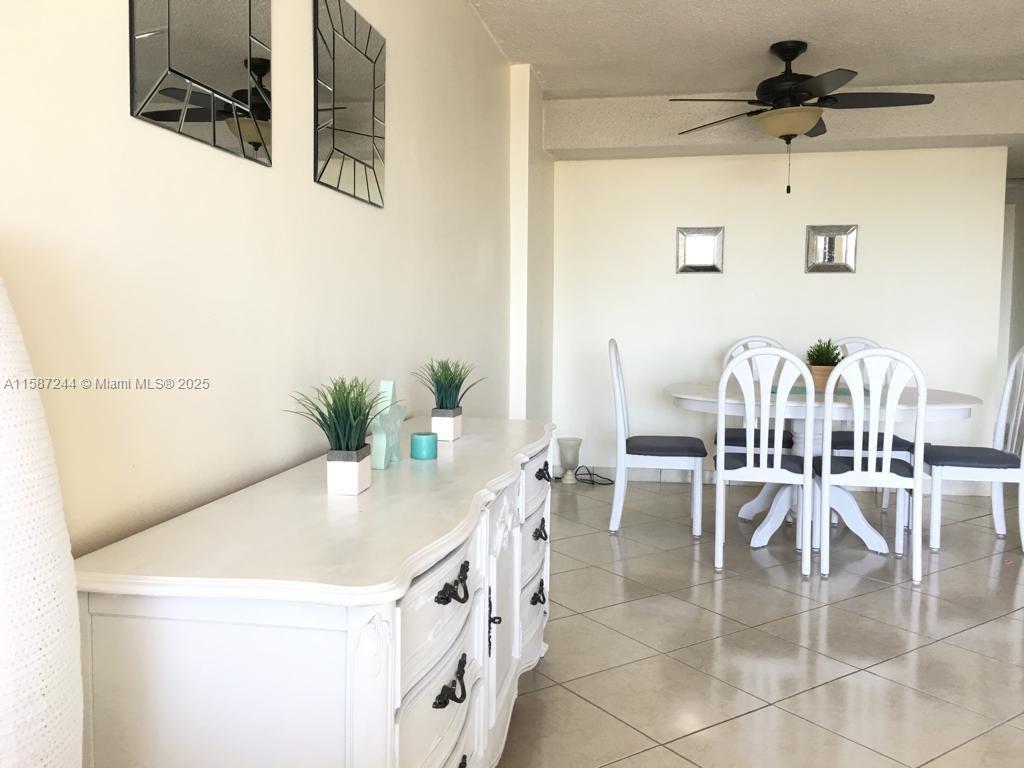 EASTERN SHORES WHITE HOUS - Residential