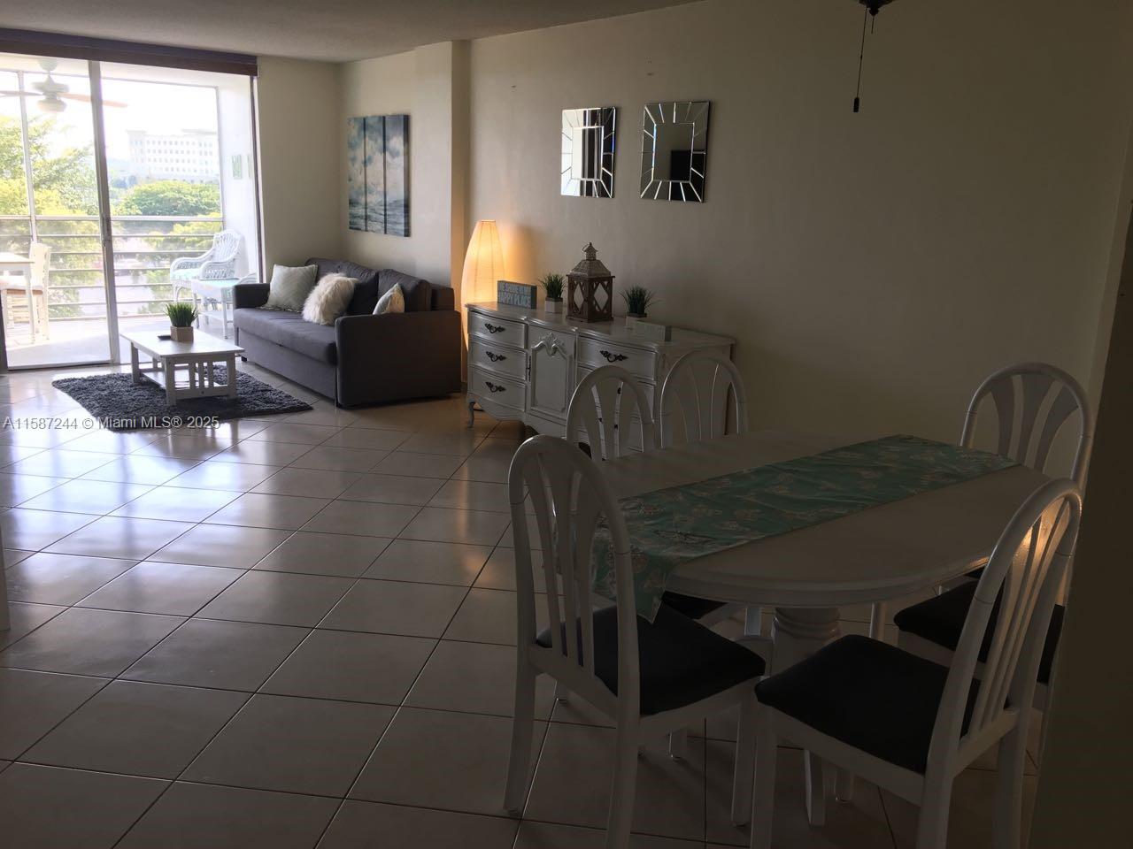 EASTERN SHORES WHITE HOUS - Residential