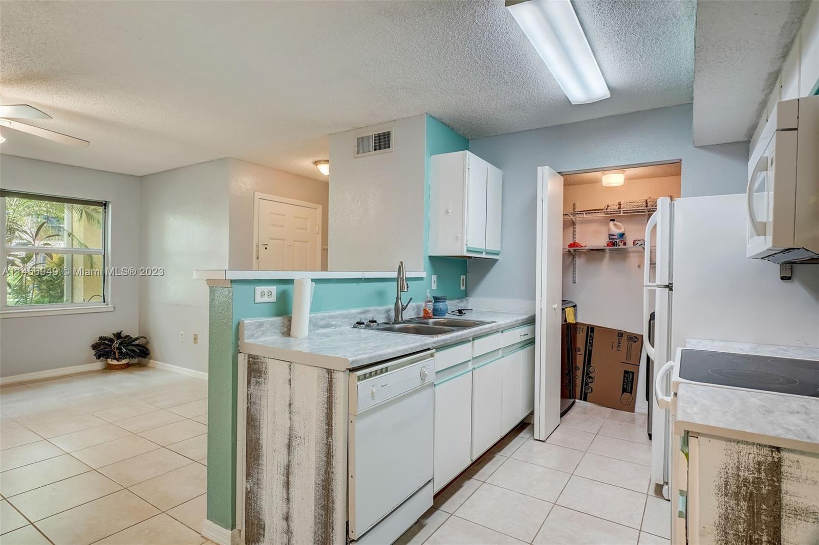 Venetian Palms - Residential