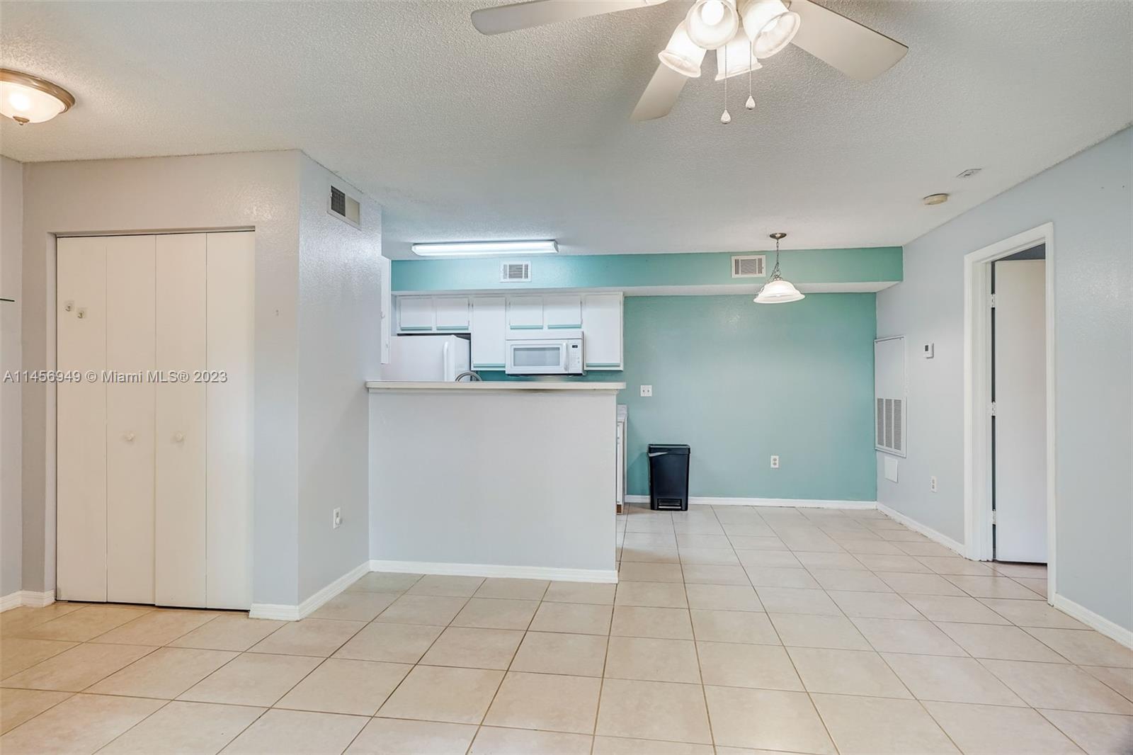 Venetian Palms - Residential