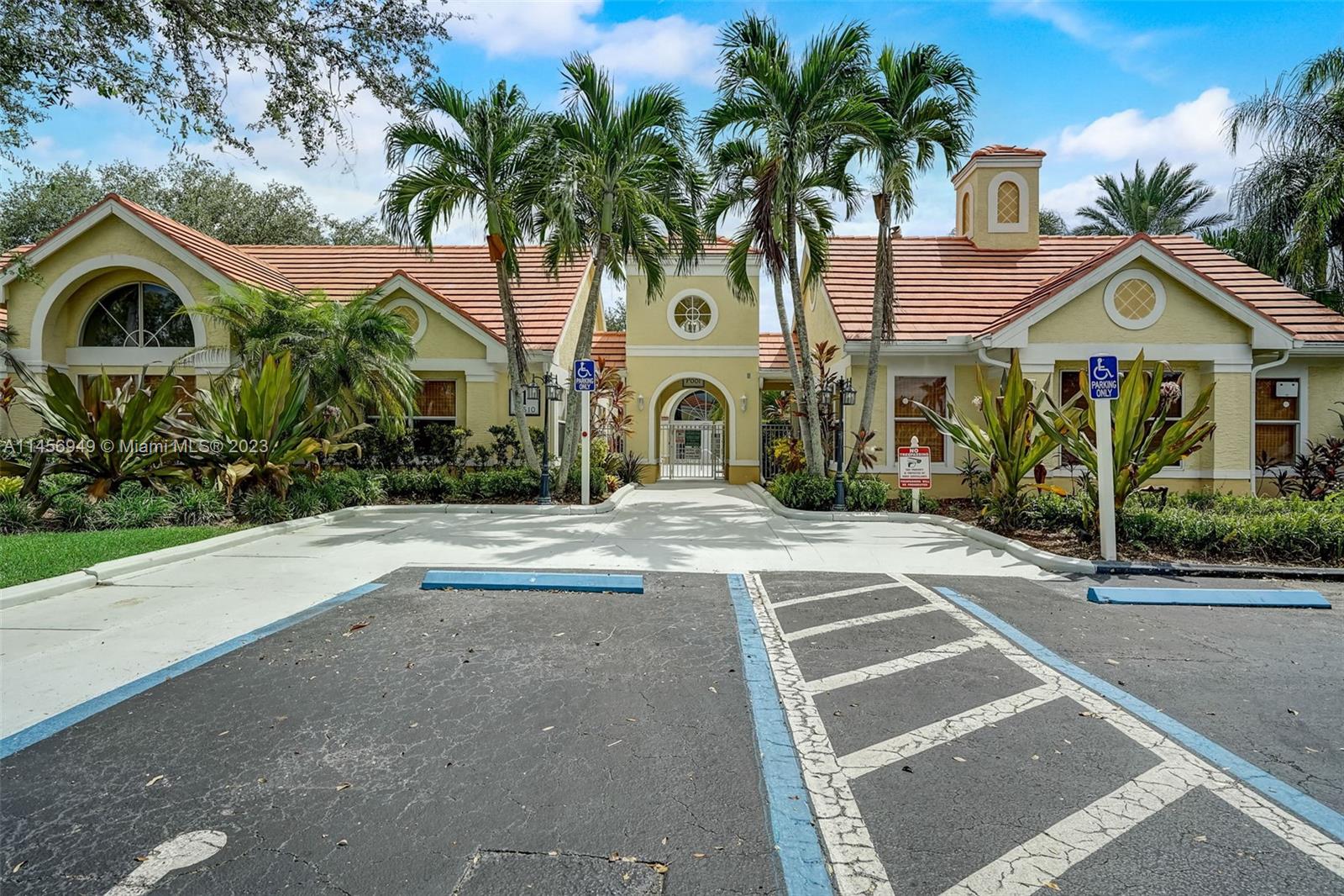 Venetian Palms - Residential