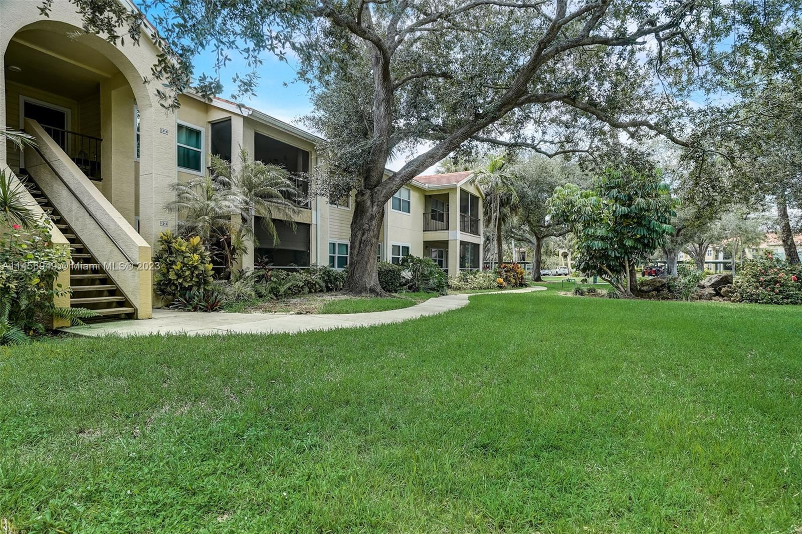 Venetian Palms - Residential