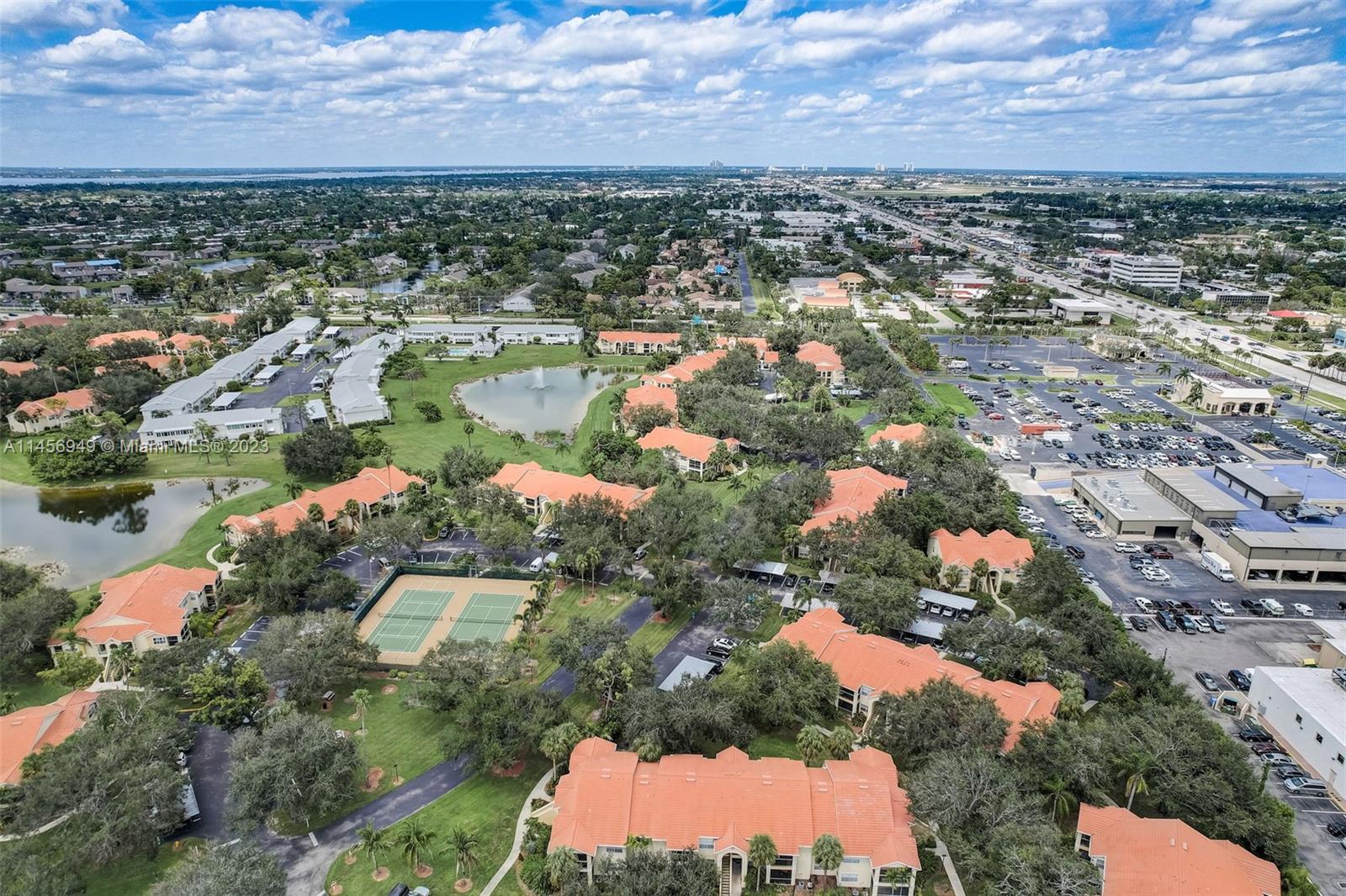 Venetian Palms - Residential
