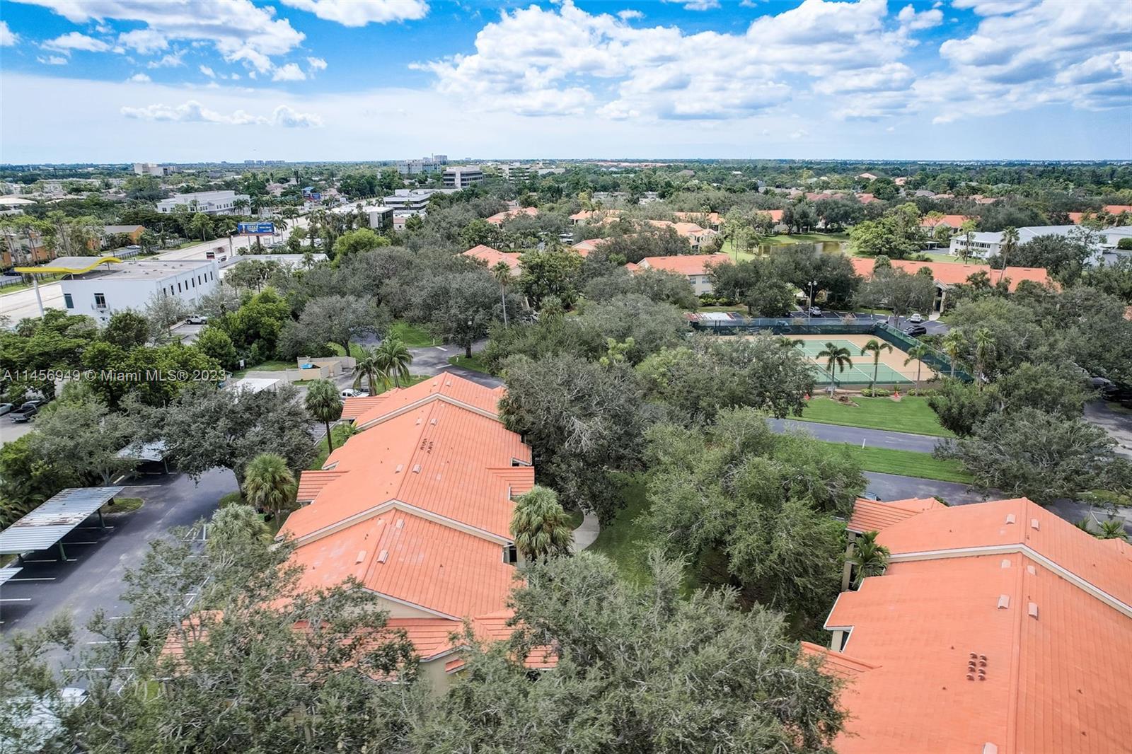 Venetian Palms - Residential