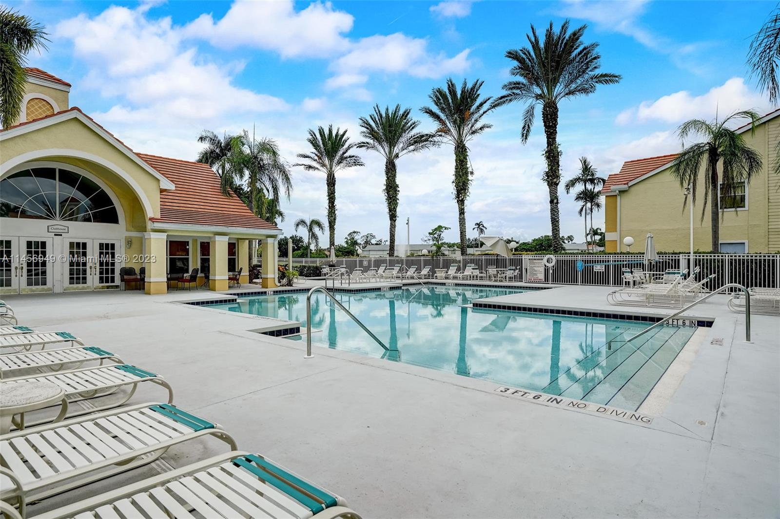 Venetian Palms - Residential