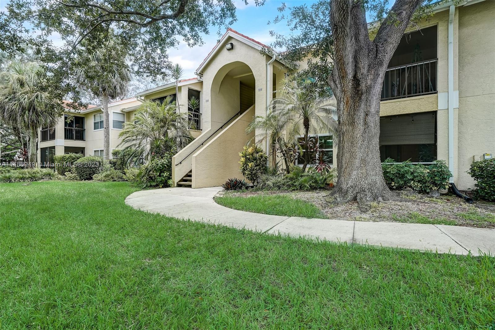 Venetian Palms - Residential