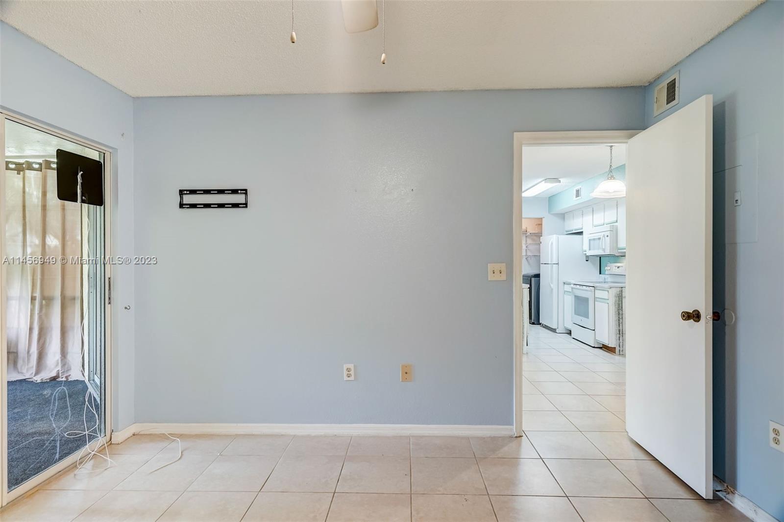 Venetian Palms - Residential