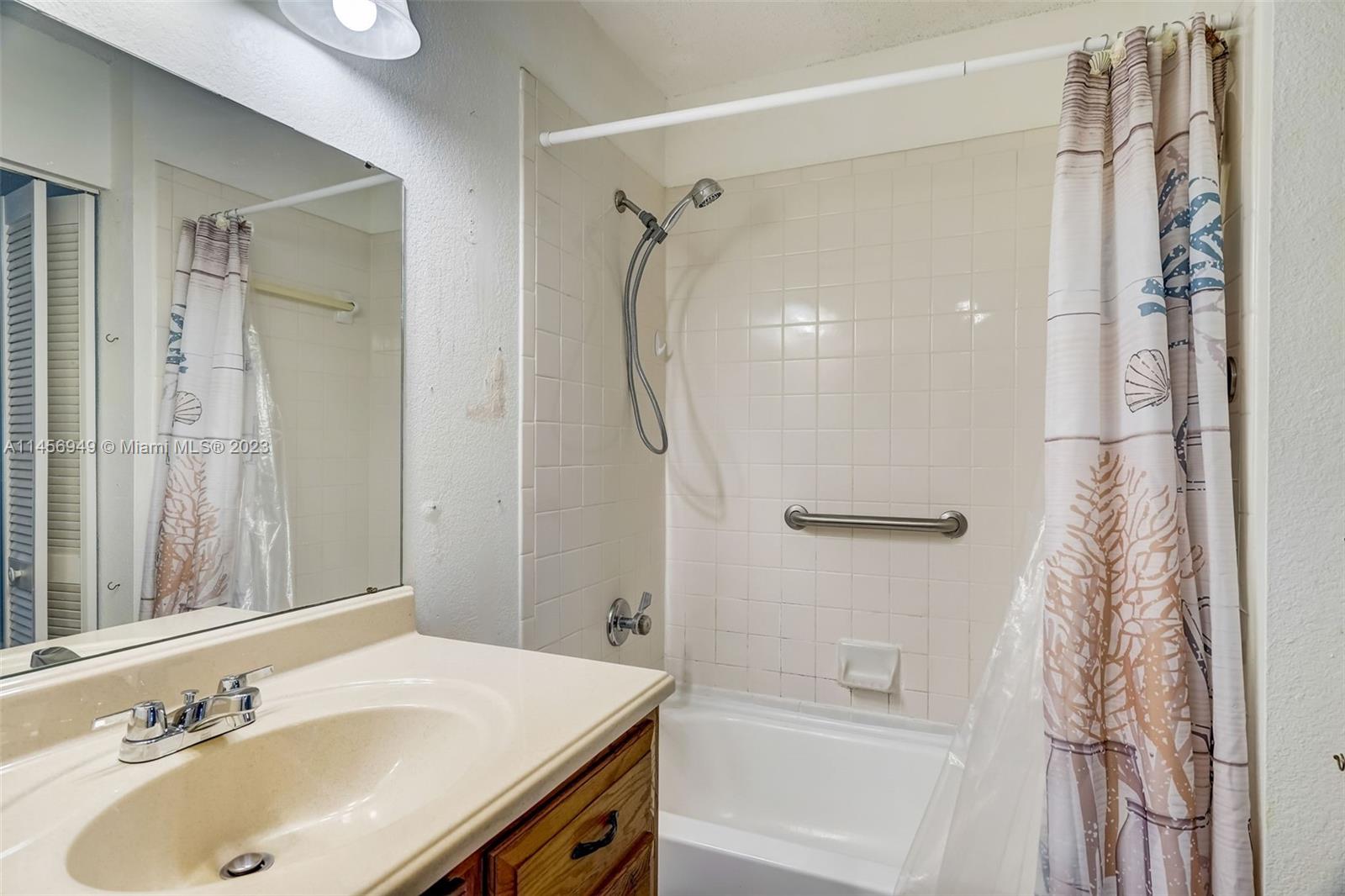 Venetian Palms - Residential