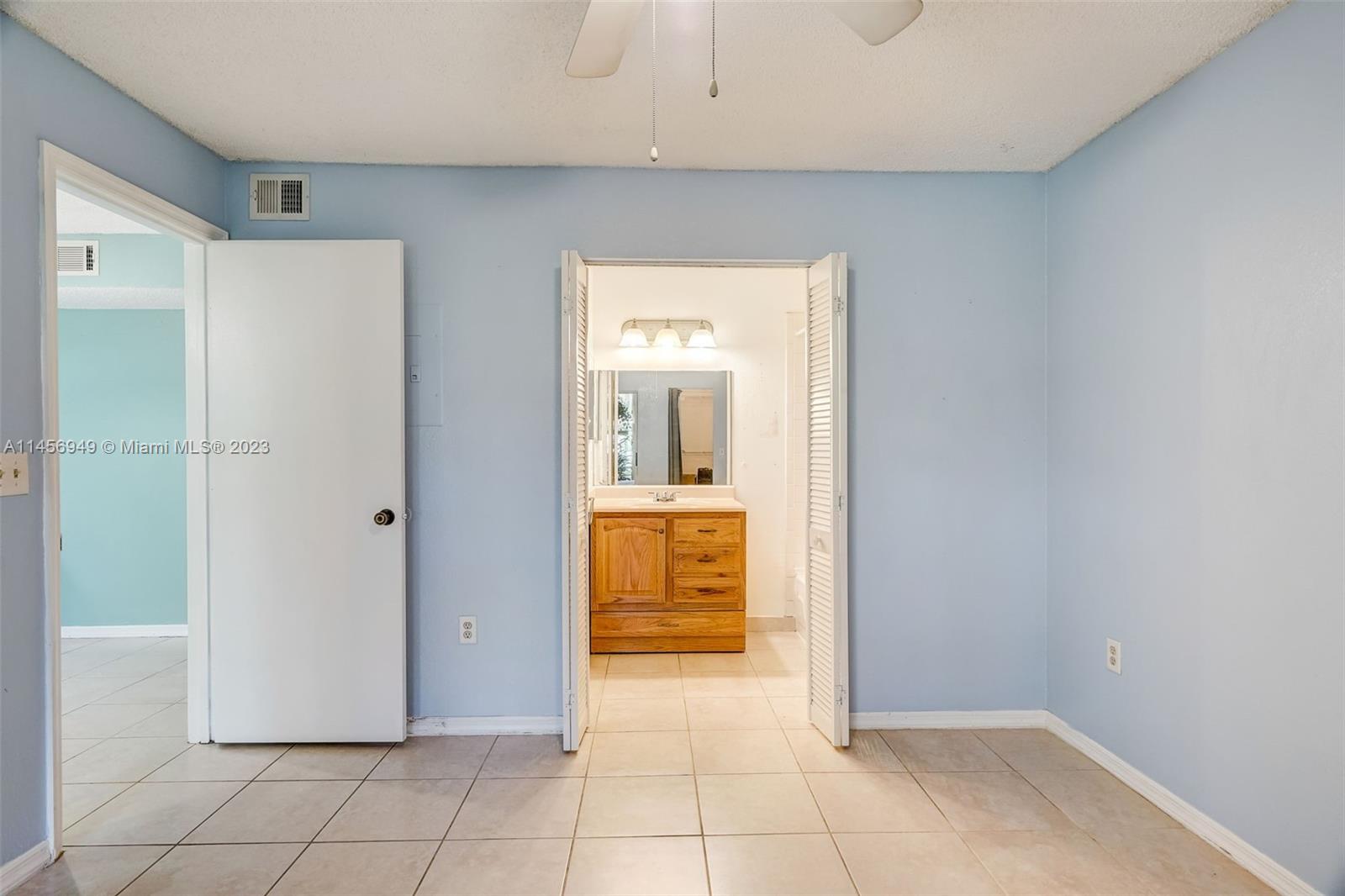 Venetian Palms - Residential