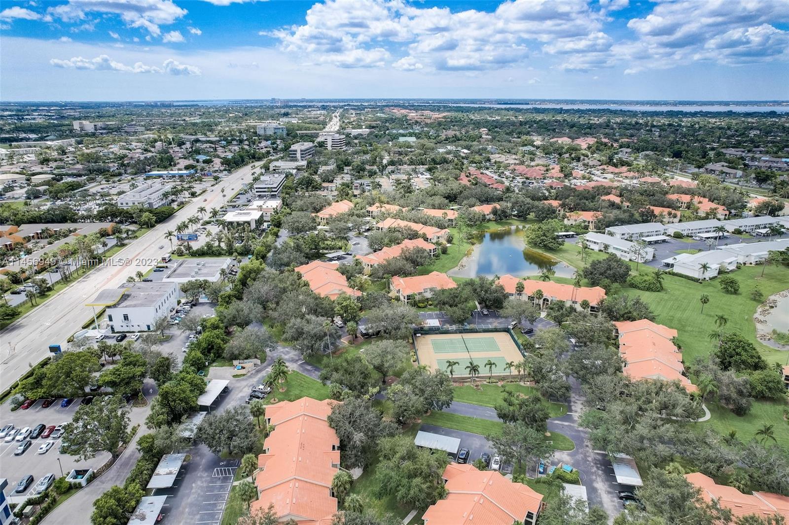 Venetian Palms - Residential