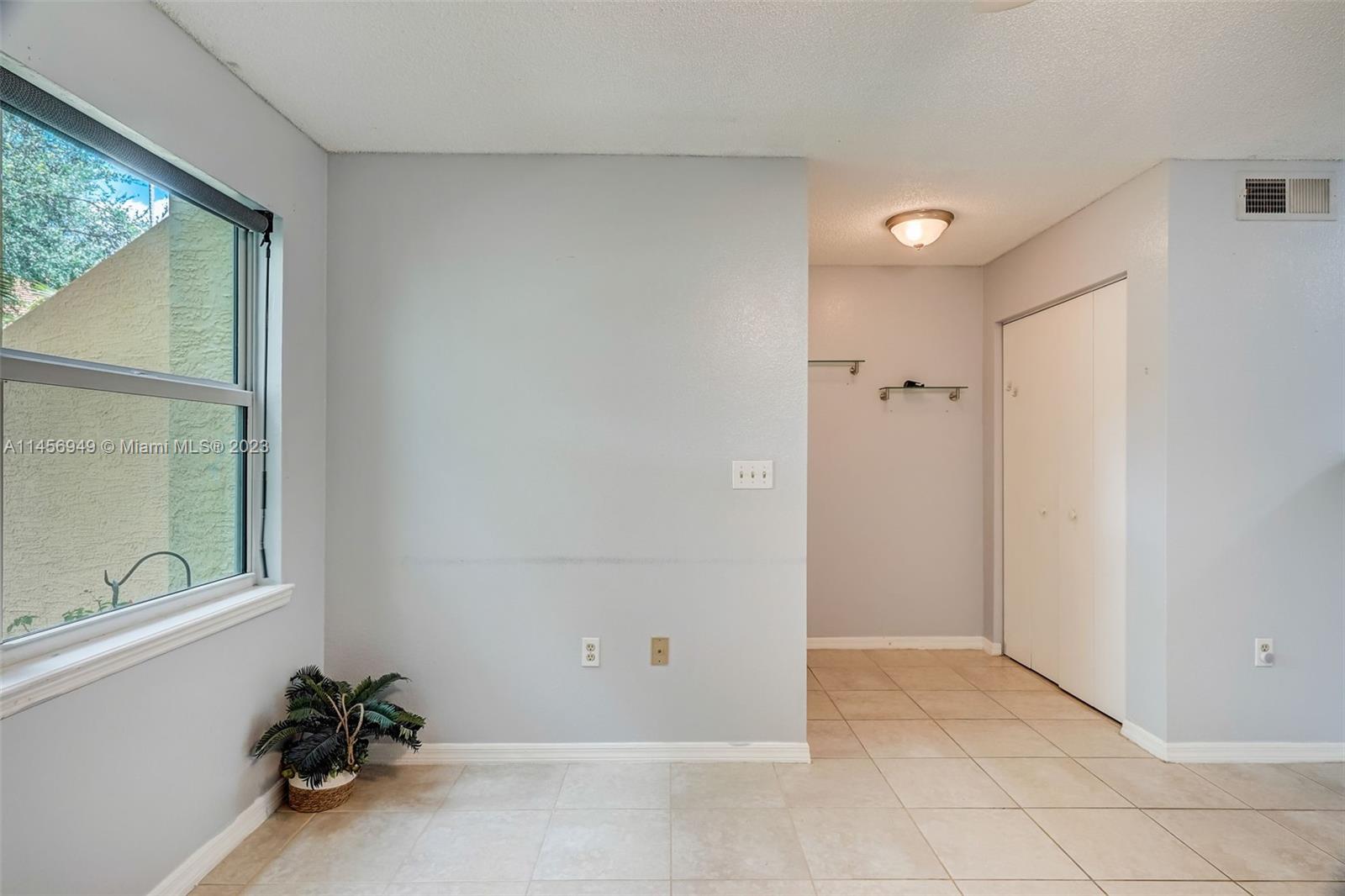 Venetian Palms - Residential