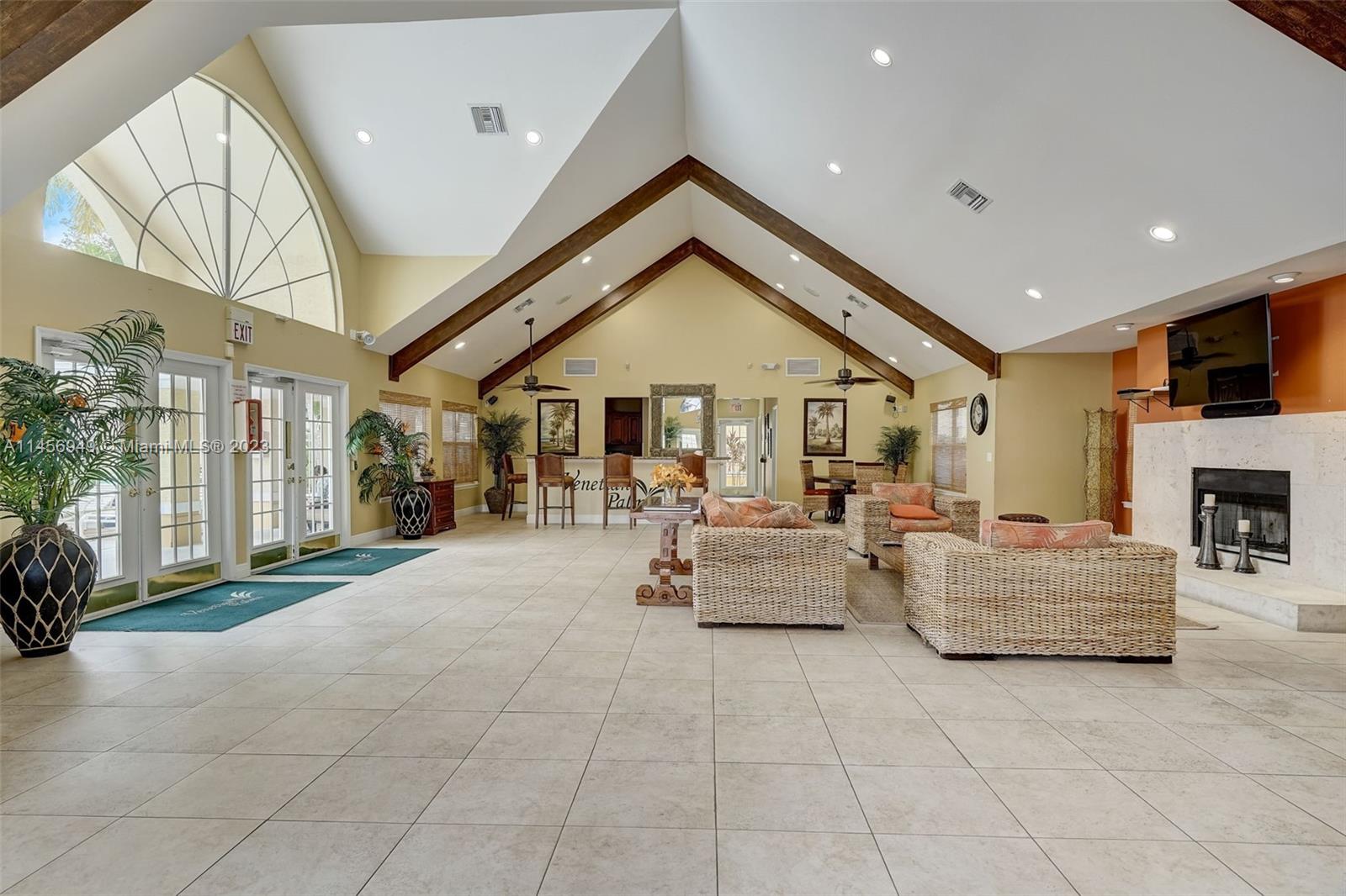 Venetian Palms - Residential