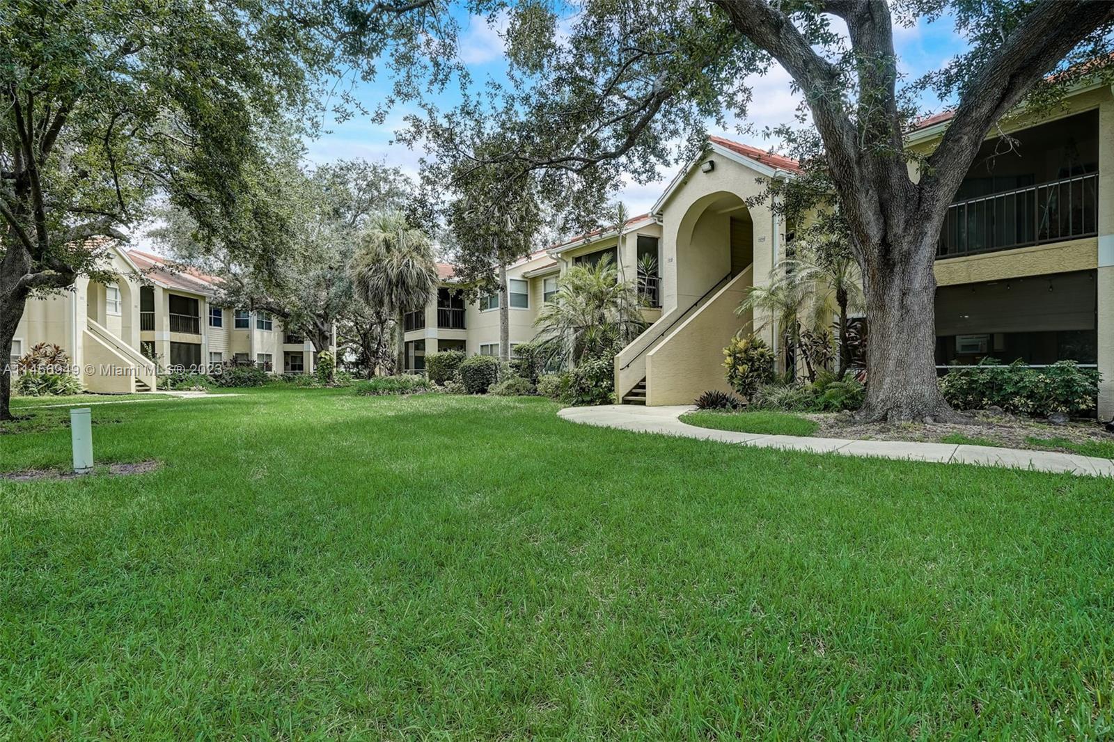 Venetian Palms - Residential