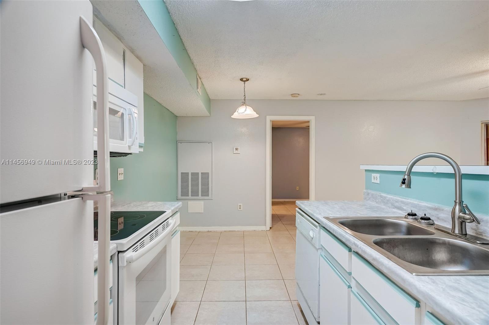 Venetian Palms - Residential