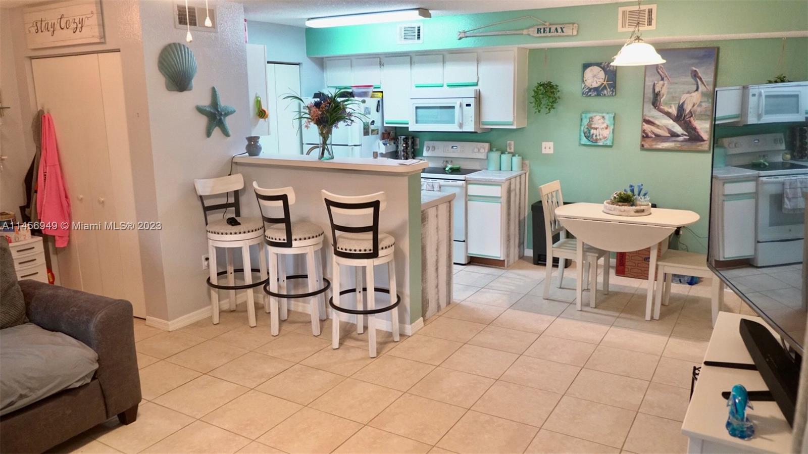 Venetian Palms - Residential