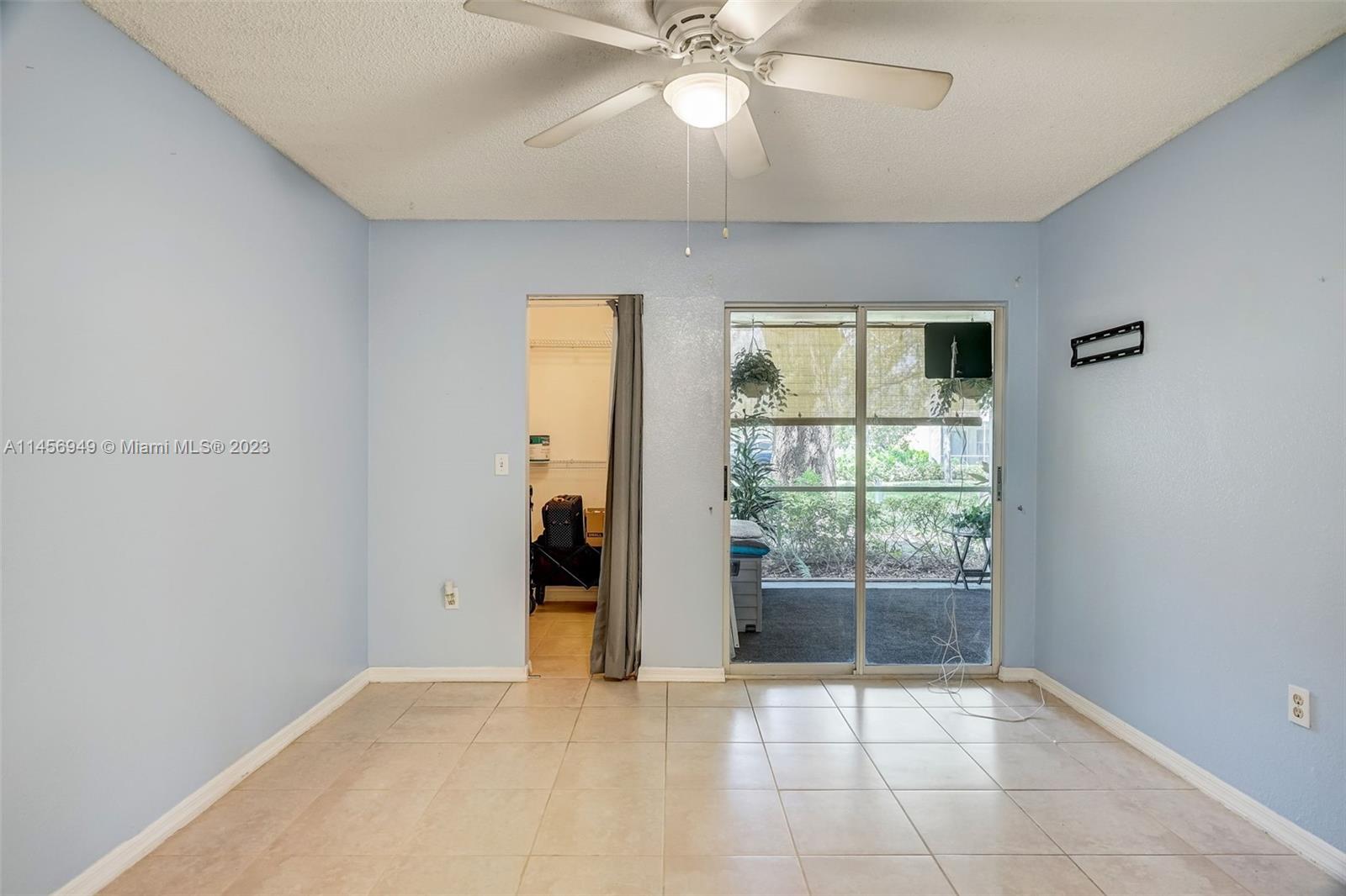 Venetian Palms - Residential