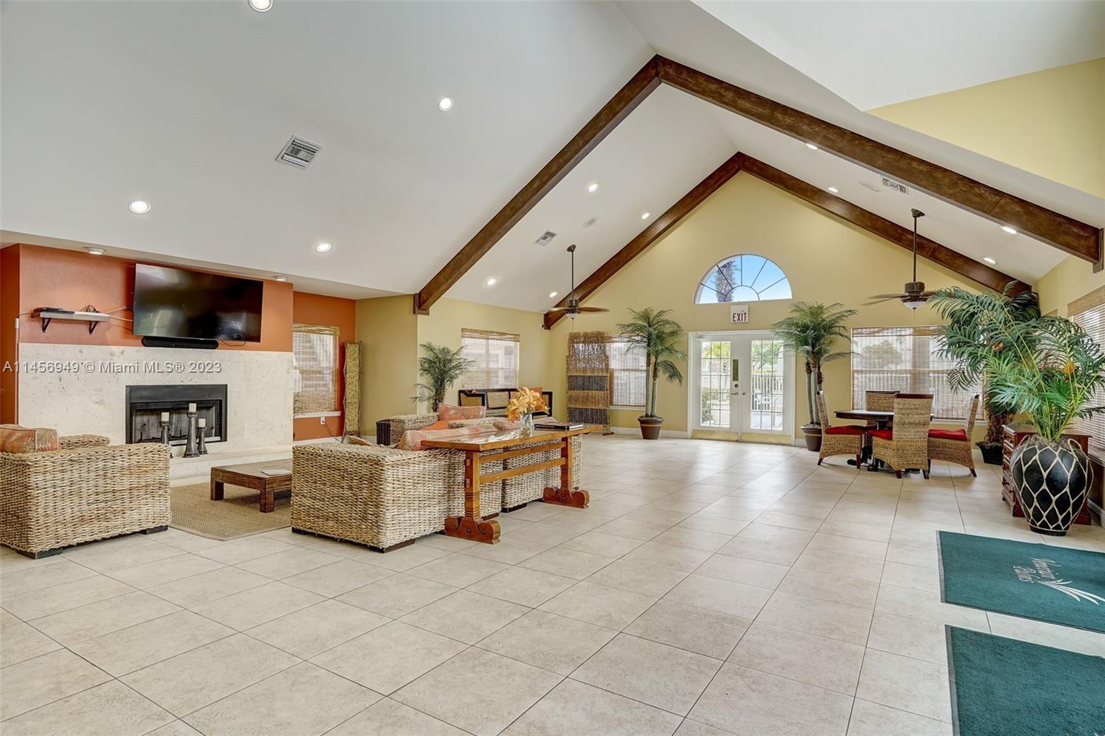 Venetian Palms - Residential