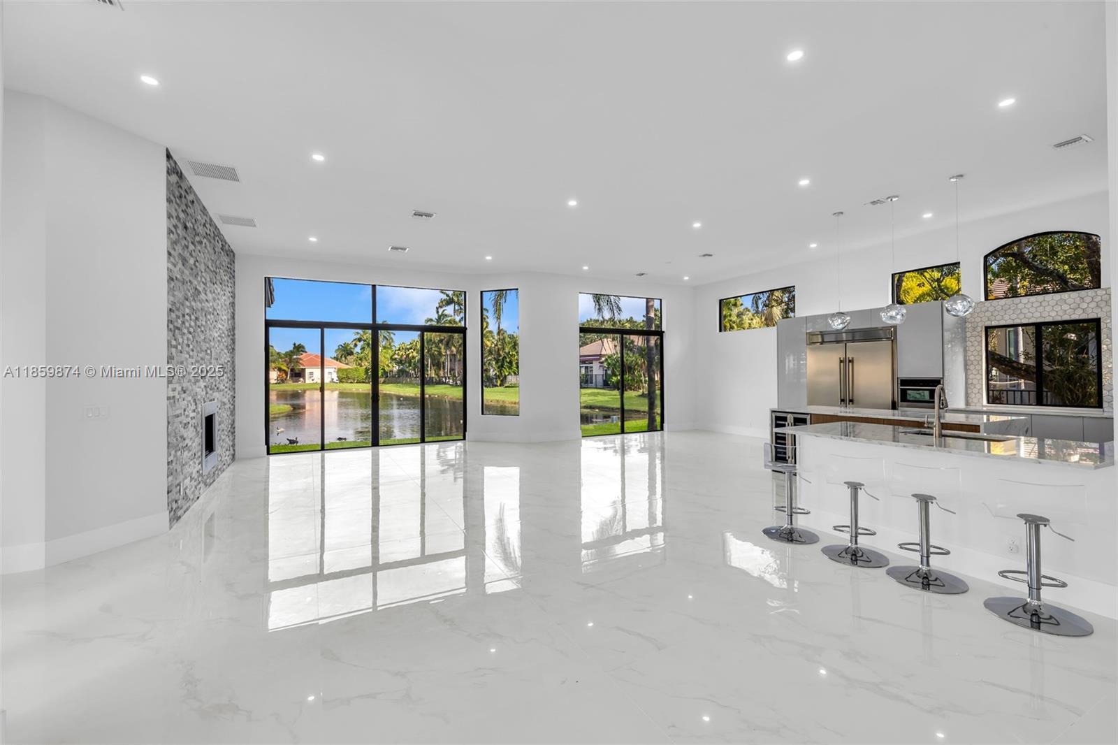 WESTON HILLS COUNTRY CLUB - Residential
