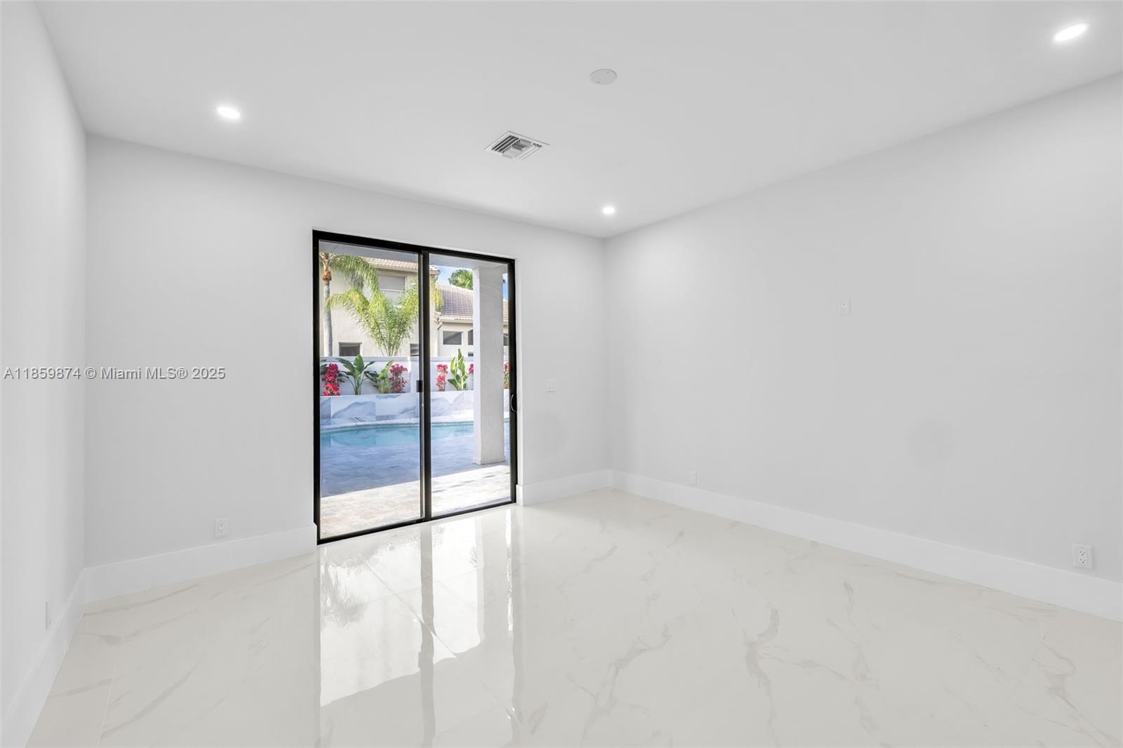 WESTON HILLS COUNTRY CLUB - Residential