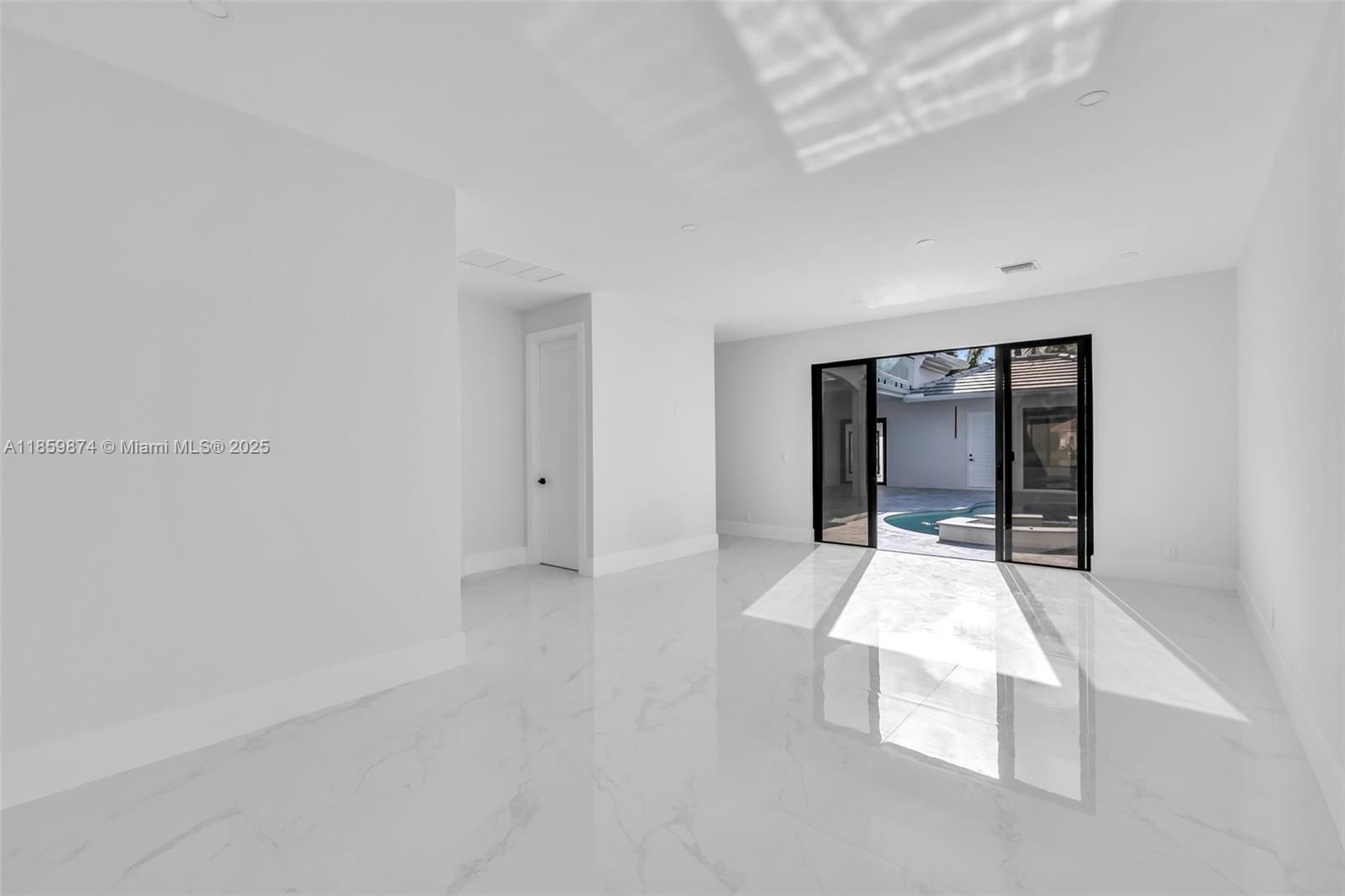WESTON HILLS COUNTRY CLUB - Residential