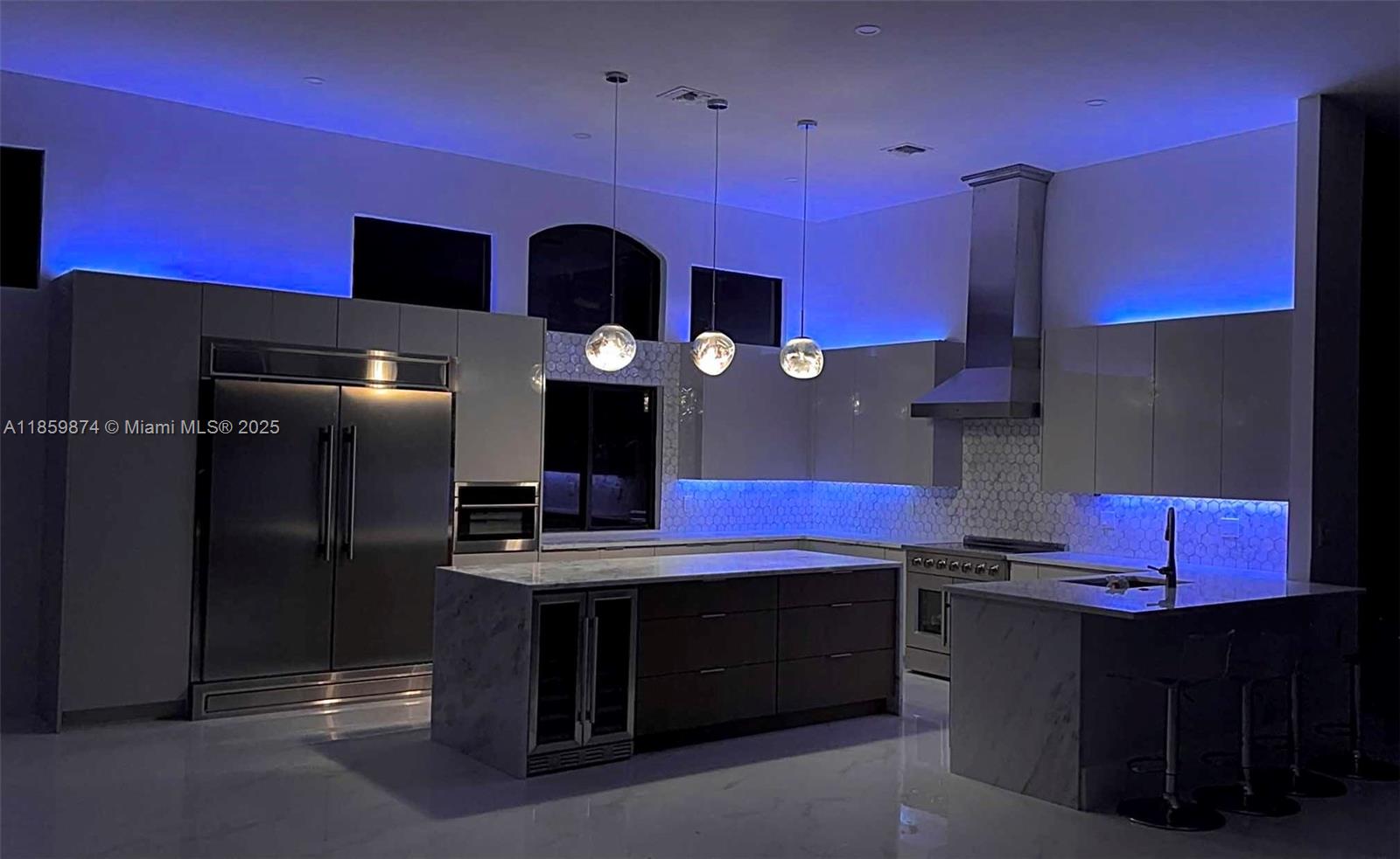 2530 Montclaire Cir