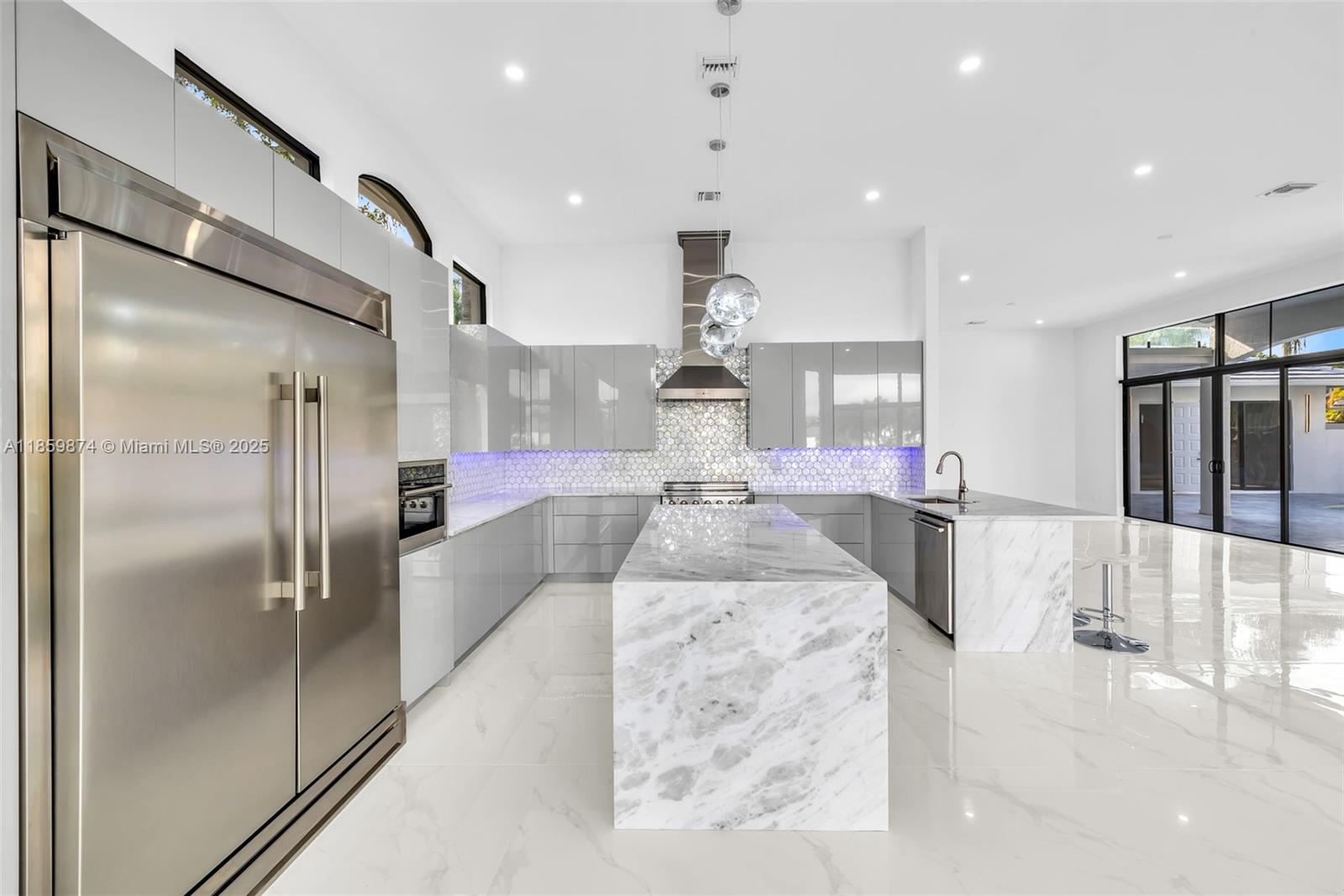 2530 Montclaire Cir