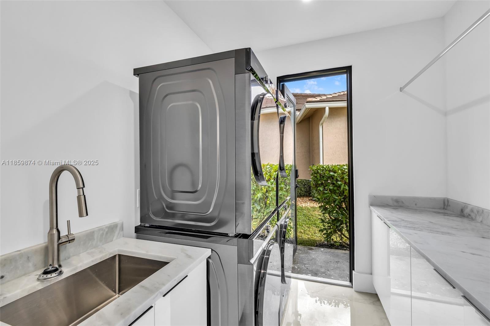 WESTON HILLS COUNTRY CLUB - Residential