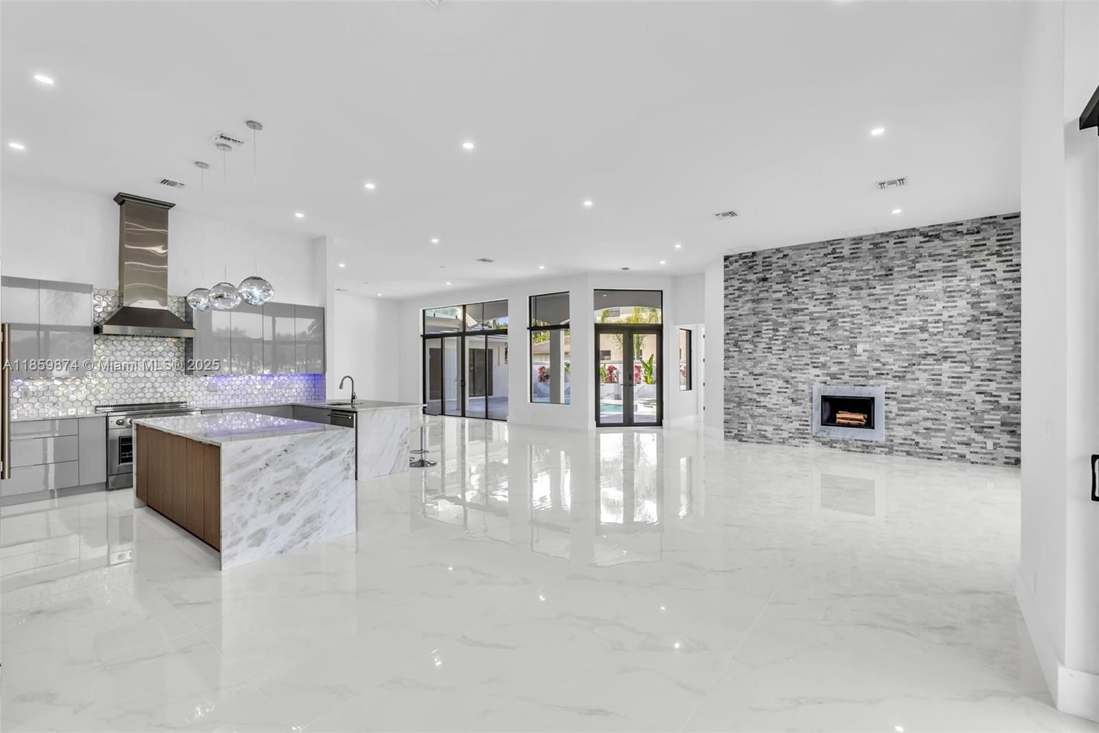 WESTON HILLS COUNTRY CLUB - Residential