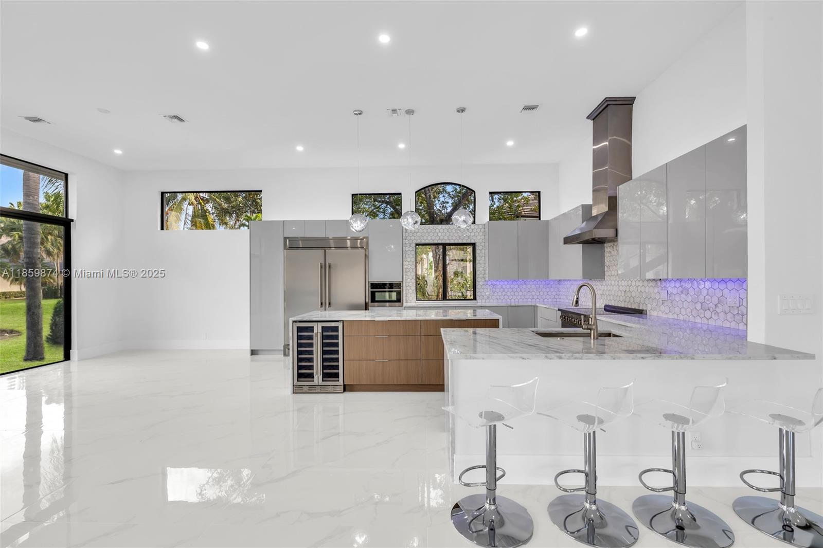 2530 Montclaire Cir