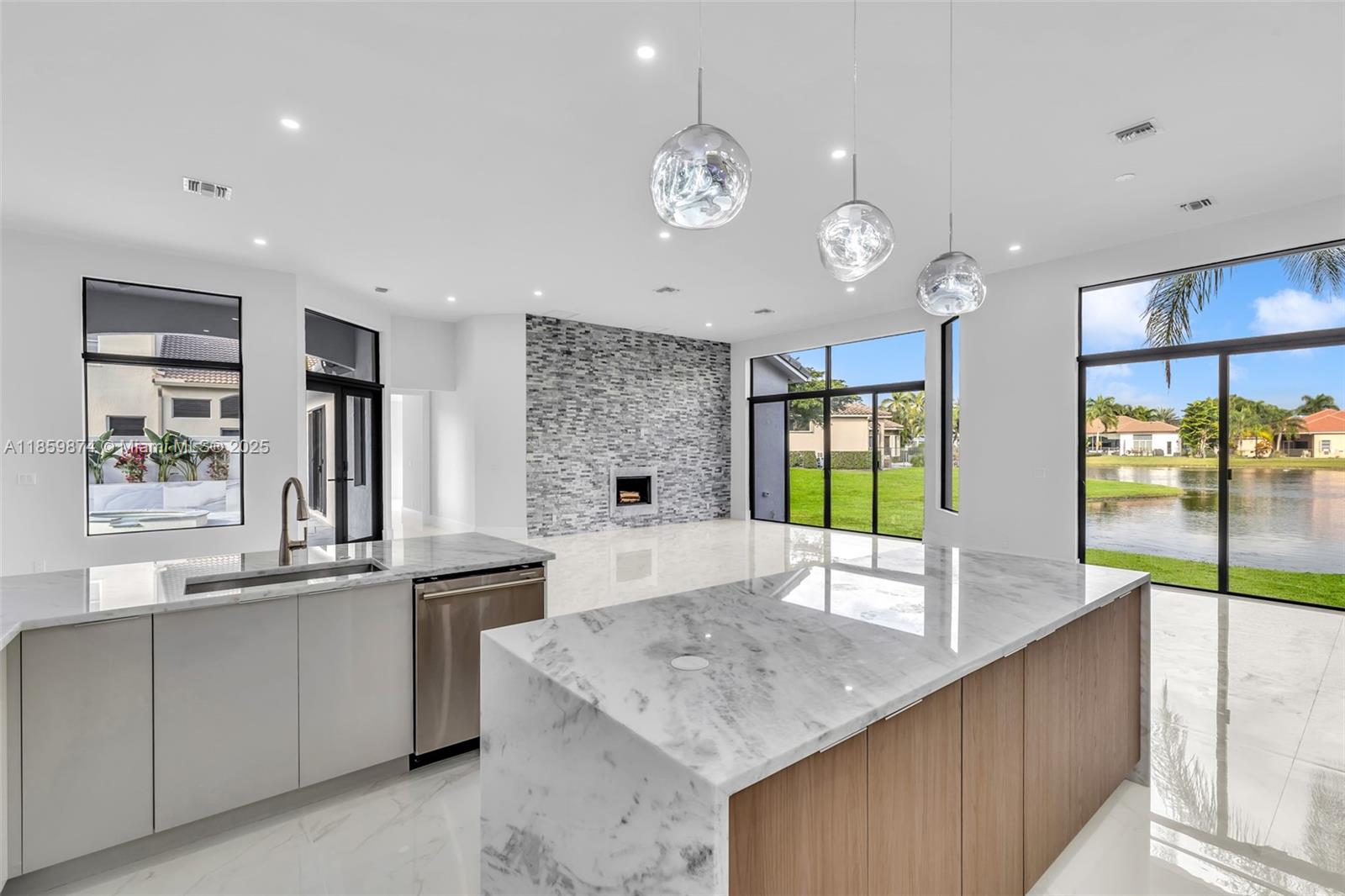 WESTON HILLS COUNTRY CLUB - Residential