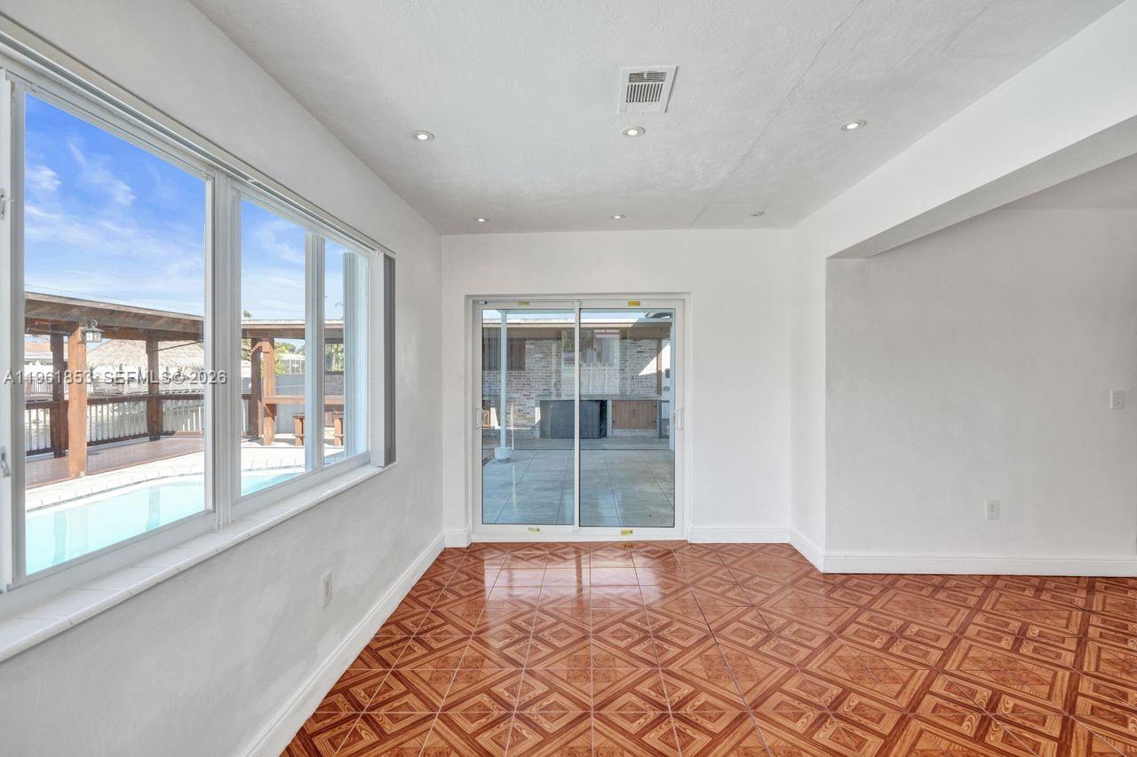 MIRAMAR ISLES SEC 3 - Residential