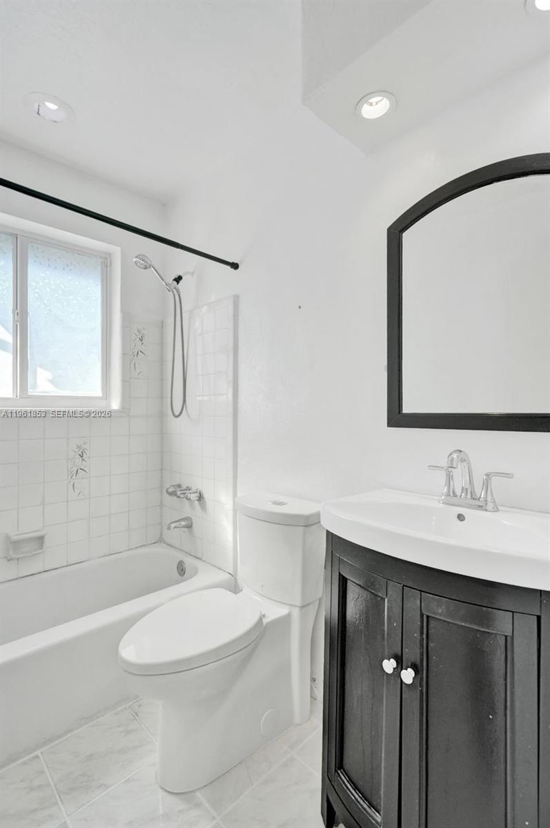 MIRAMAR ISLES SEC 3 - Residential