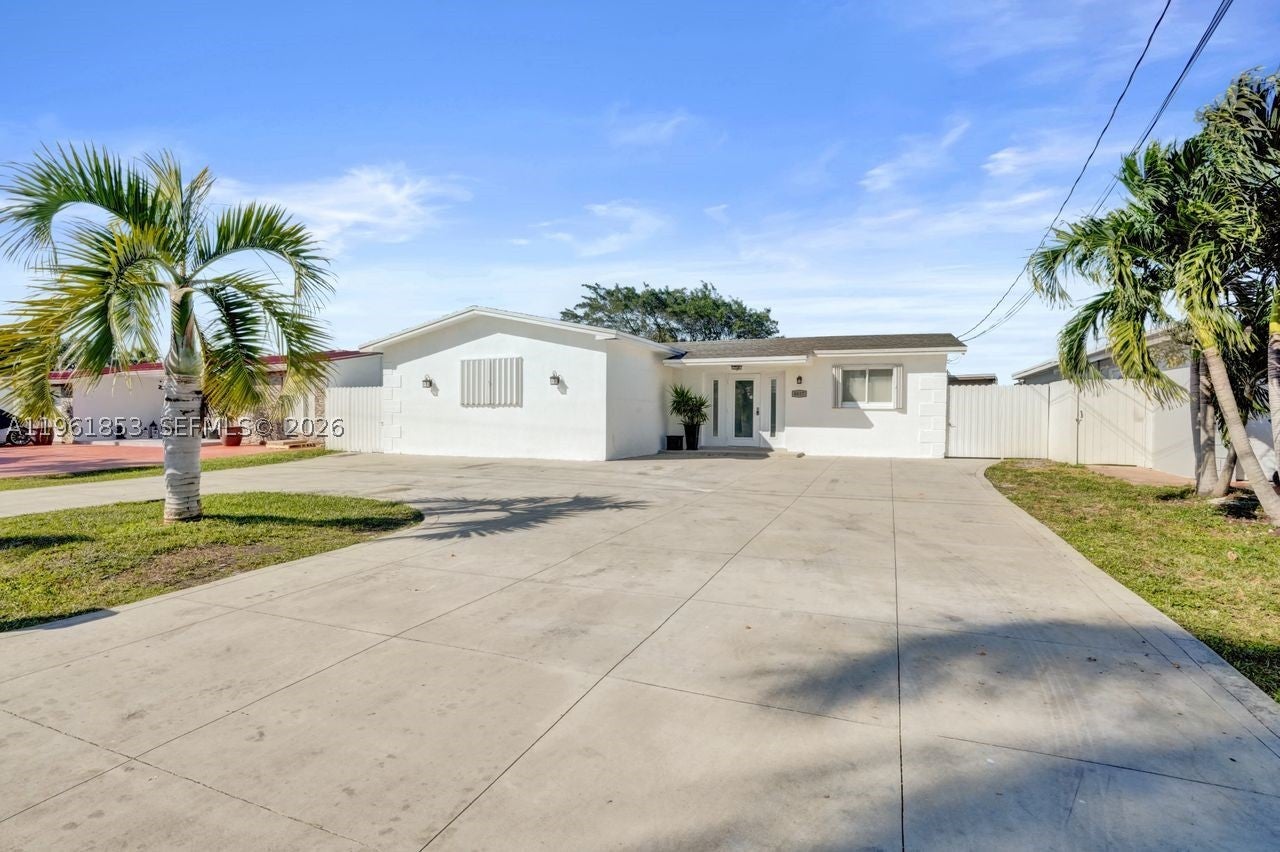 6617 Dahlia Dr, Miramar FL 33023