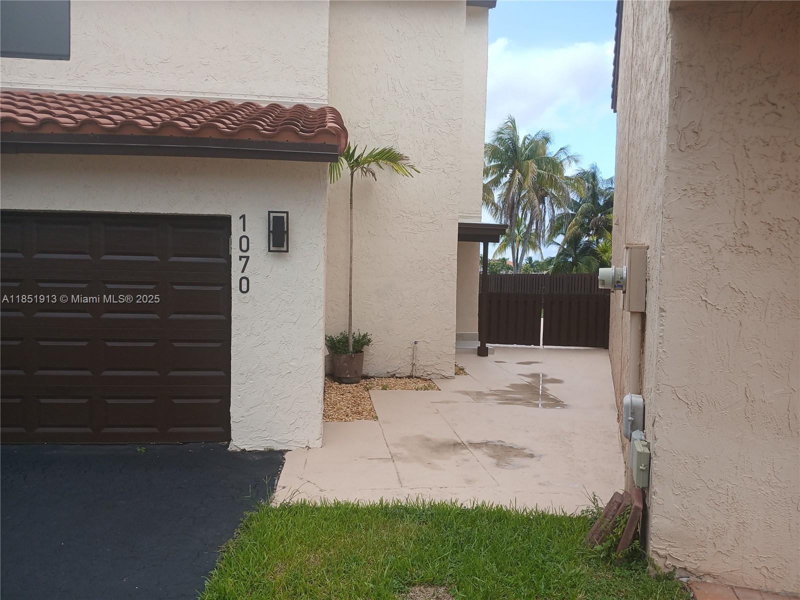 1070 SW 135th Pl 0