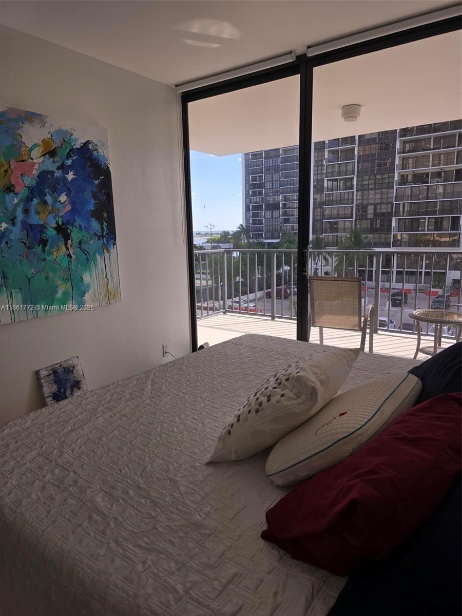 BRICKELL PLACE CONDO - Residential