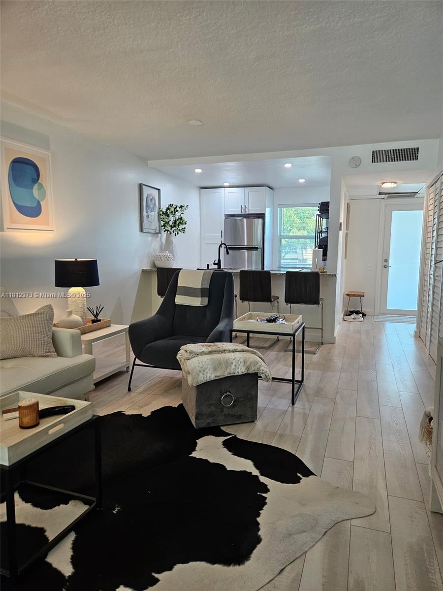 LIME BAY CONDOMINIUM 1 - Residential