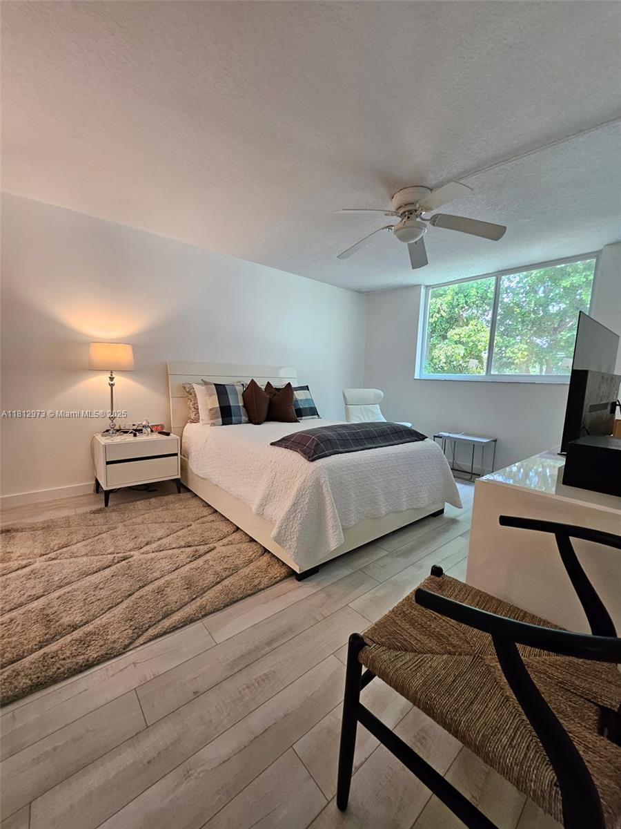 LIME BAY CONDOMINIUM 1 - Residential