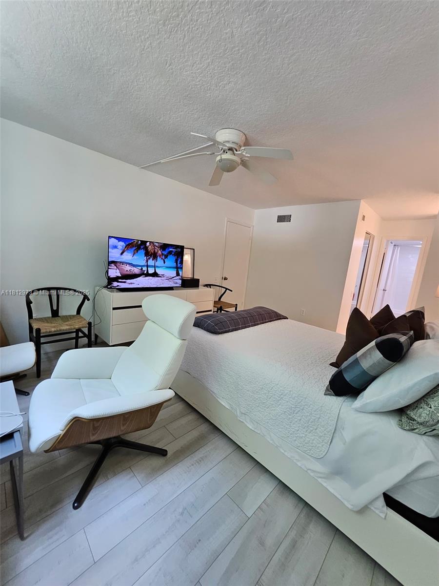 LIME BAY CONDOMINIUM 1 - Residential