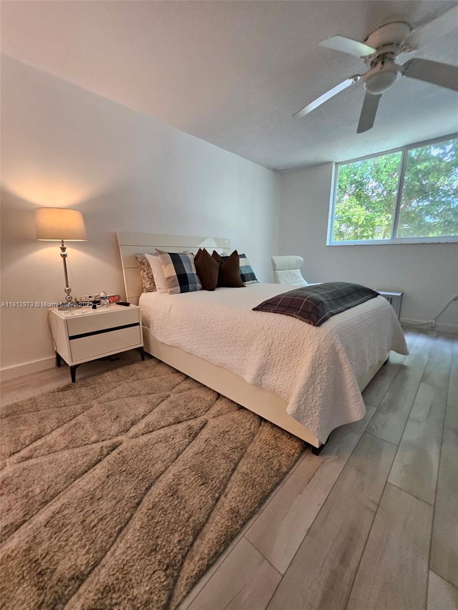LIME BAY CONDOMINIUM 1 - Residential