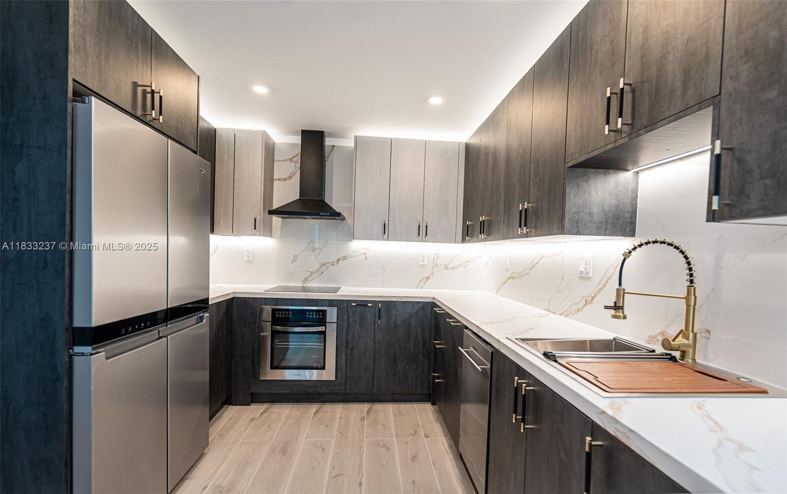 18081 Biscayne Blvd 503