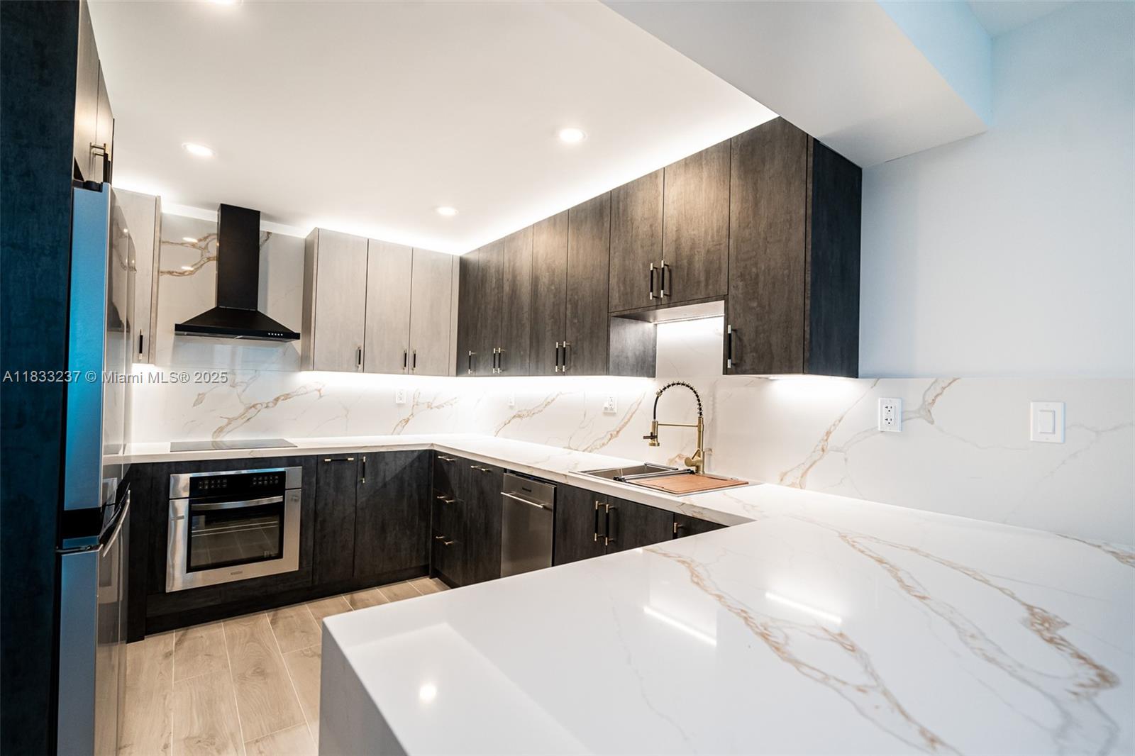 18081 Biscayne Blvd 503