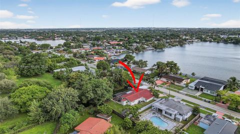 2500 NE 209th Ter Miami FL 33180