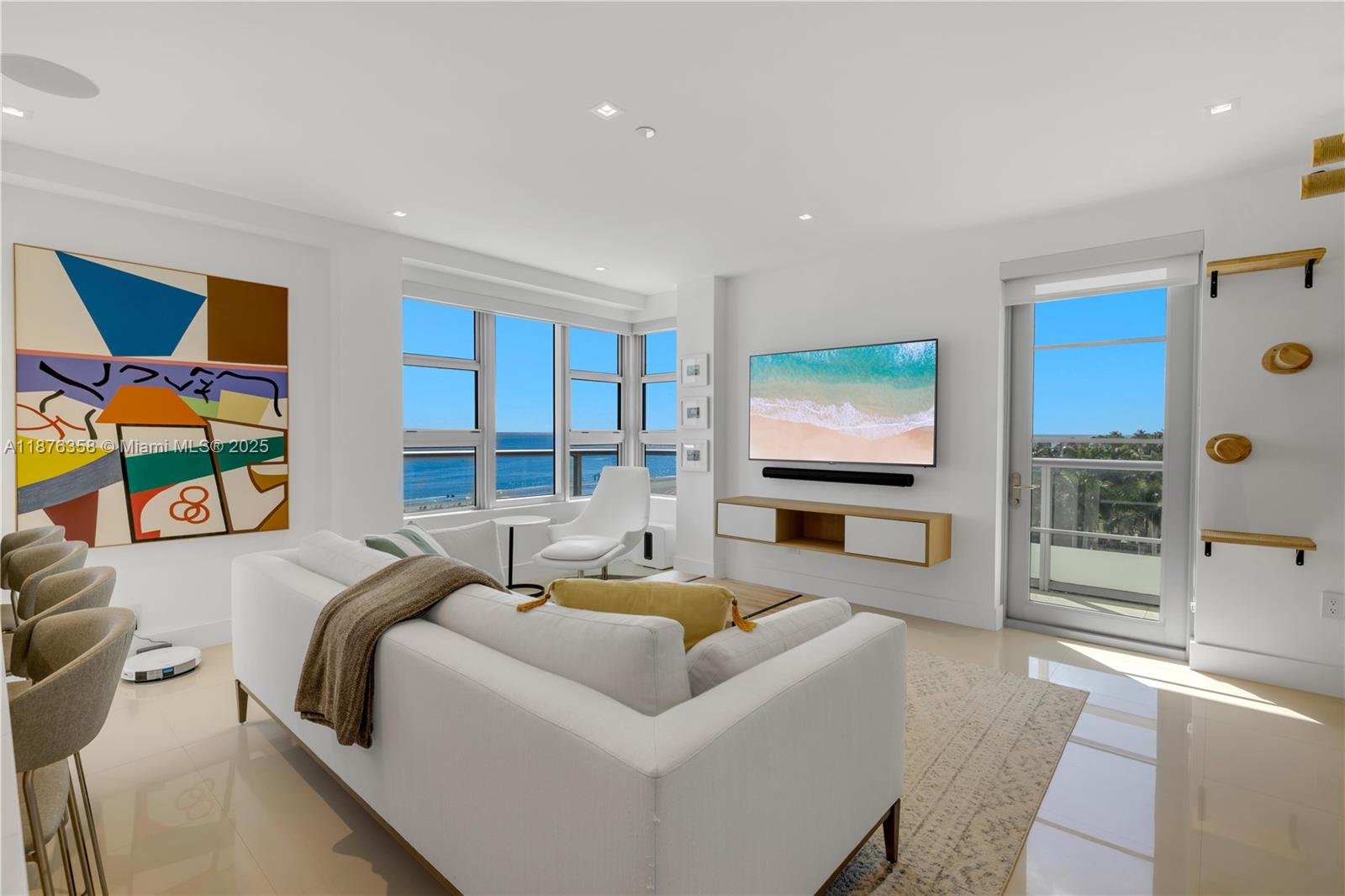 3739 Collins Ave N-501