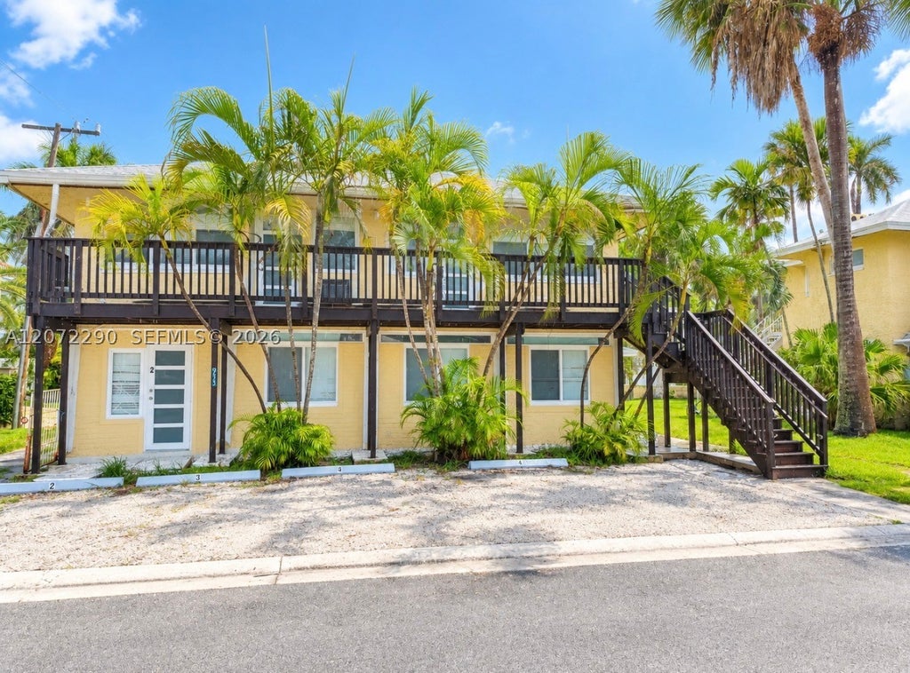 Photo of 955 Buchanan St #3, Hollywood, FL 33019 (MLS # A12072290)