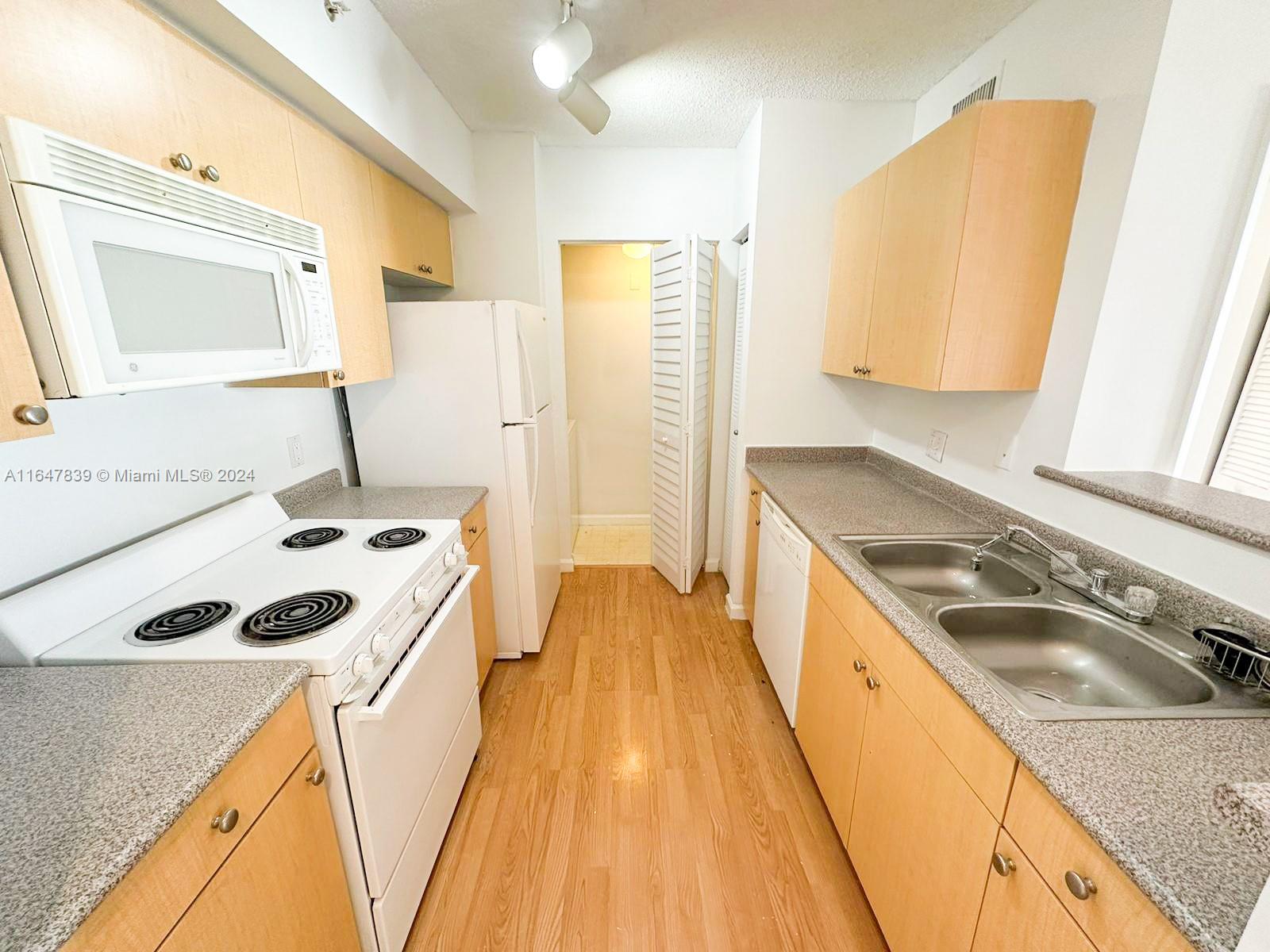REGENT PARK CONDO - Residential