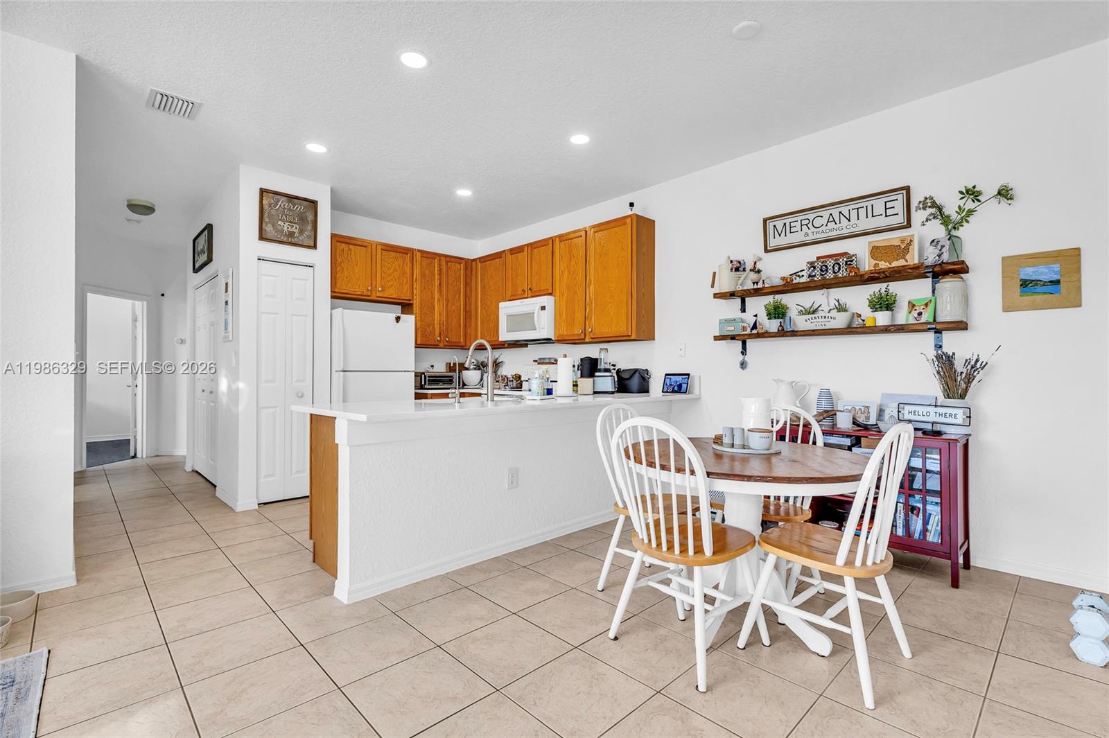 CRESTWOOD AT CAROLINA CON - Residential Lease