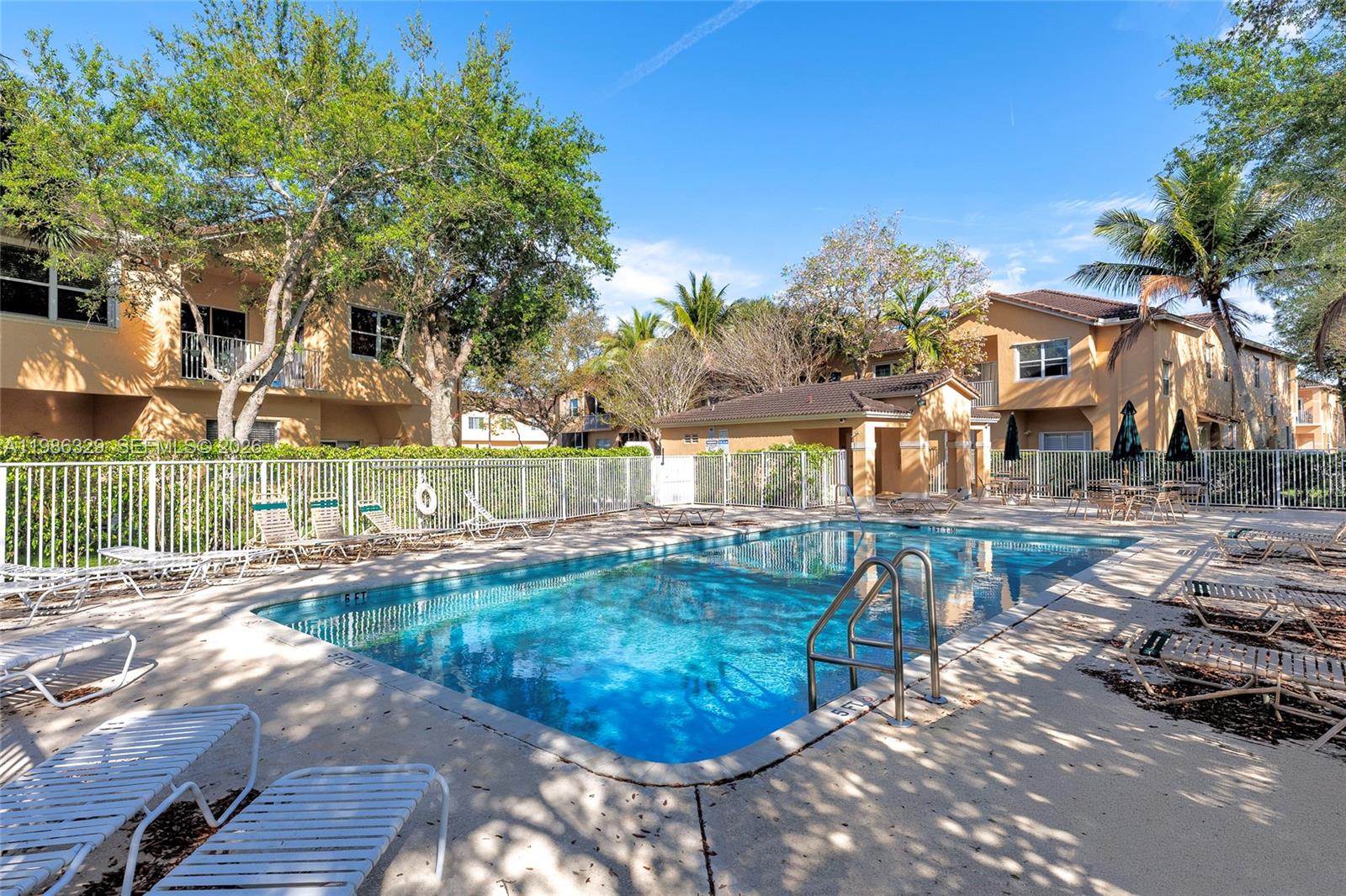 CRESTWOOD AT CAROLINA CON - Residential Lease