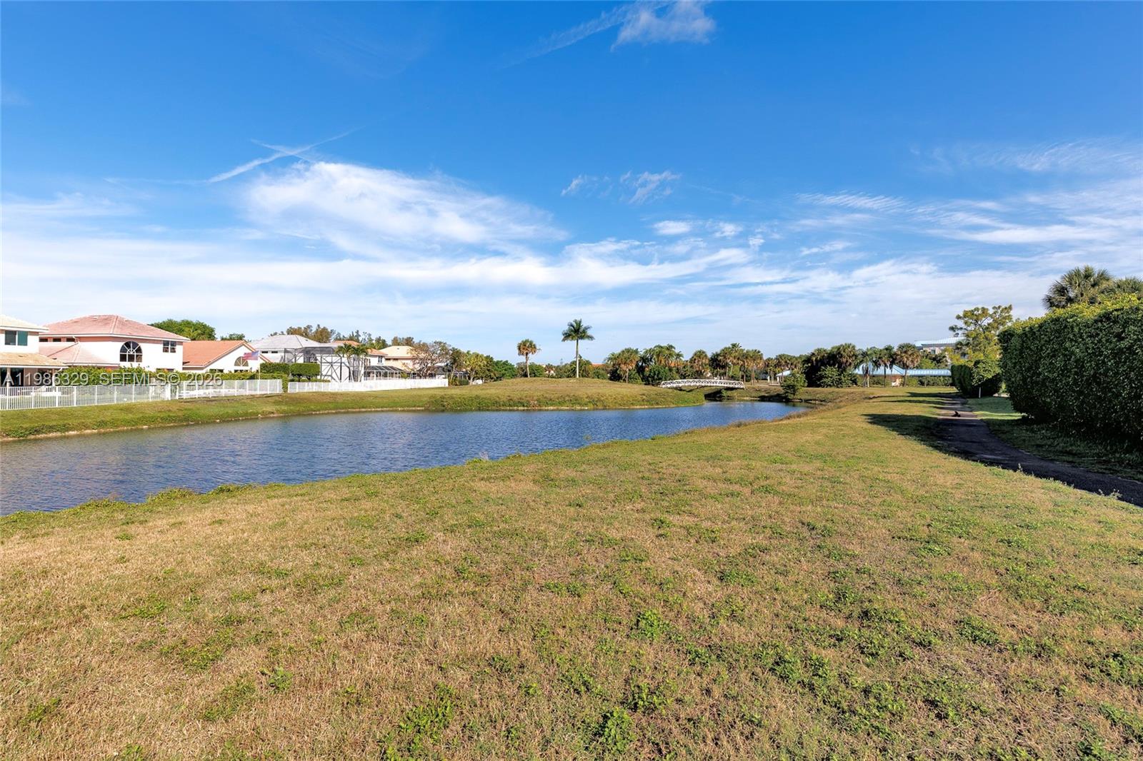 CRESTWOOD AT CAROLINA CON - Residential Lease