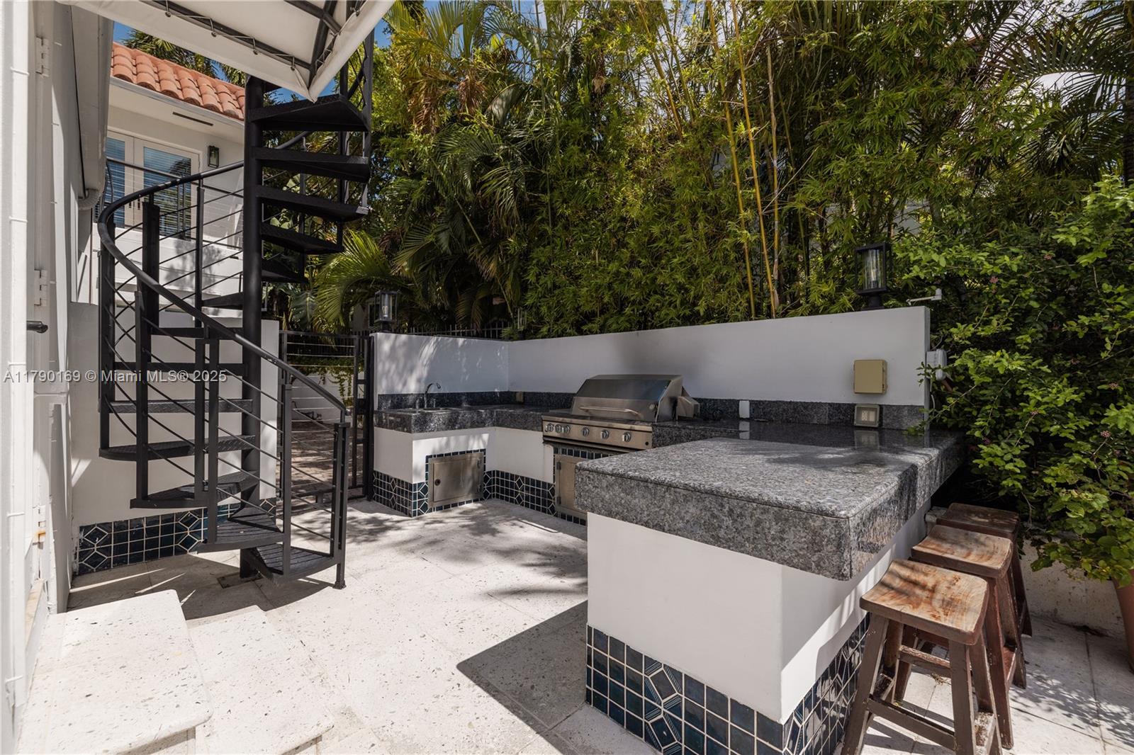 HIBISCUS ISLAND - Residential Lease