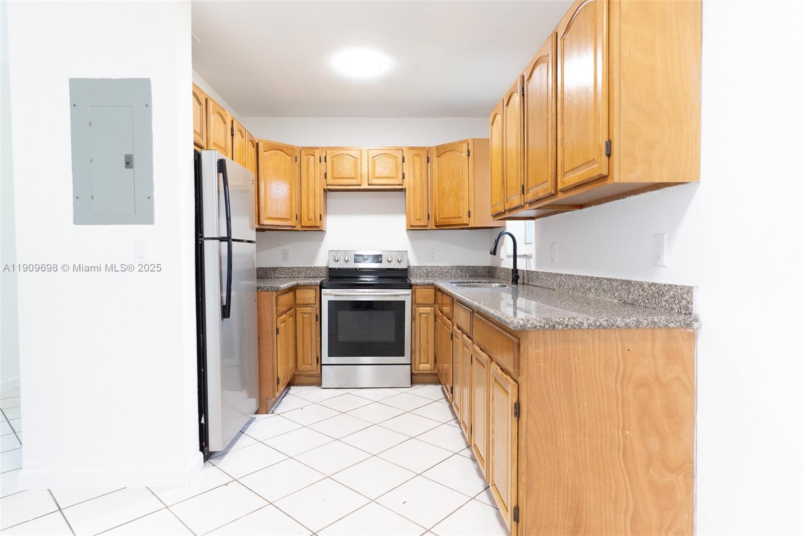 MYRTLE GROVE - Residential